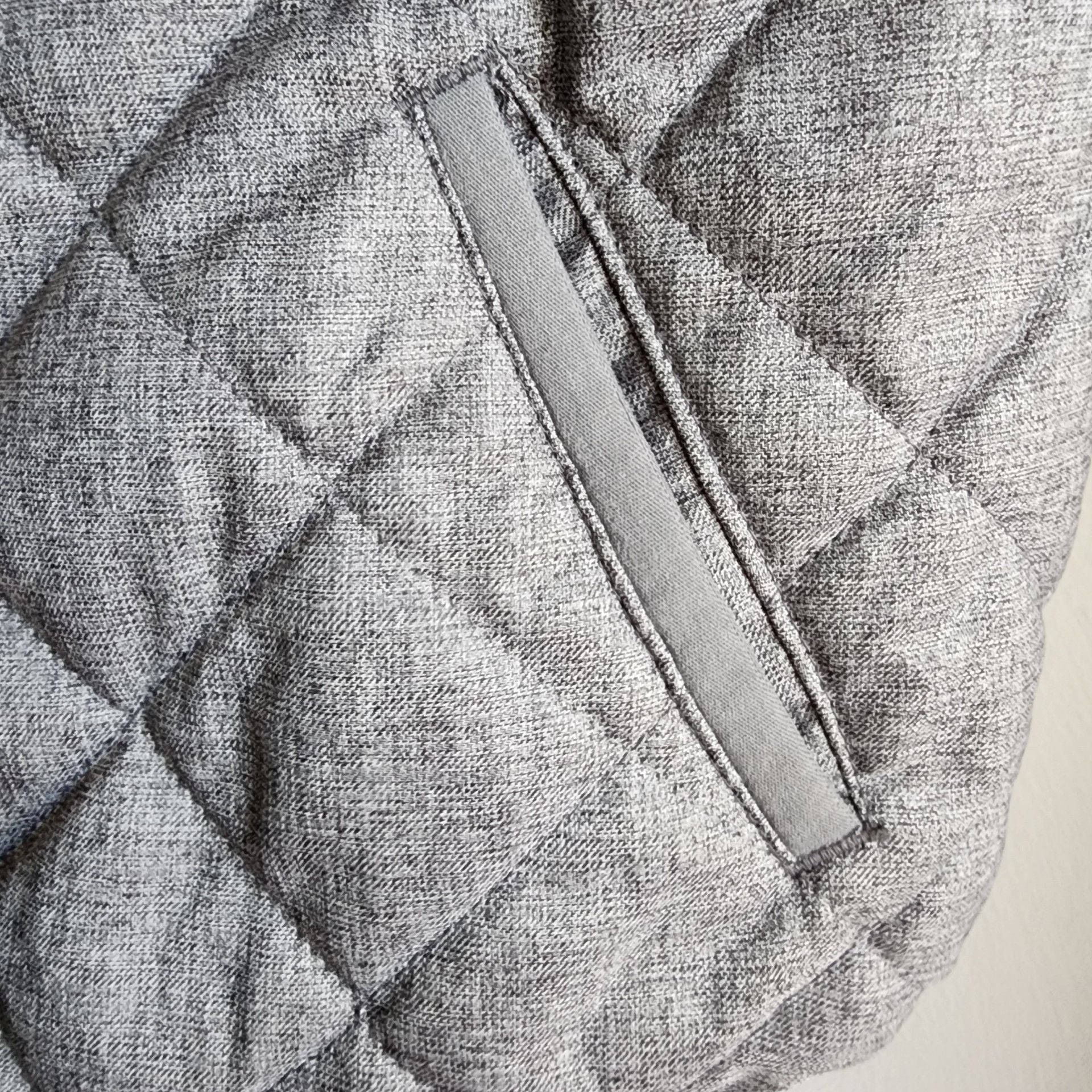 Old Navy Quilted Vest Gray Full Zip Pockets 10