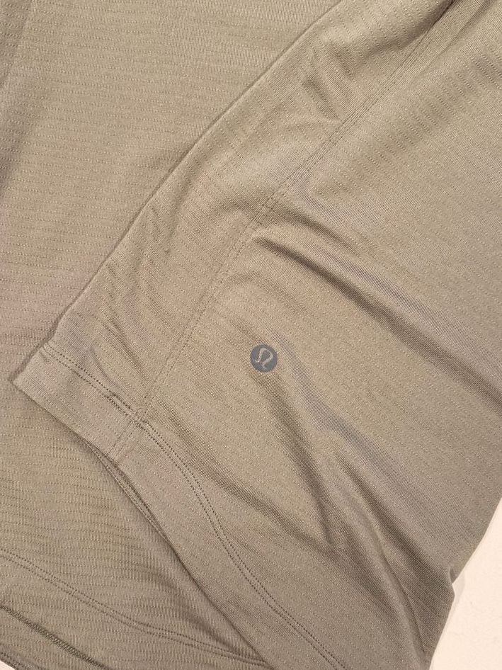 Lululemon Metal Vent Tech Short Sleeve Shirt Size S Heathered Grey 4