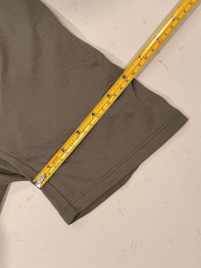 Lululemon Metal Vent Tech Short Sleeve Shirt Size S Heathered Grey 7