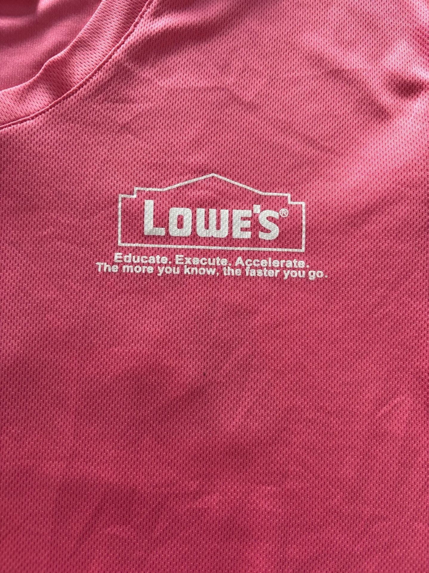 Lowe's Store Cup Size M Pink V-Neck T-Shirt 4