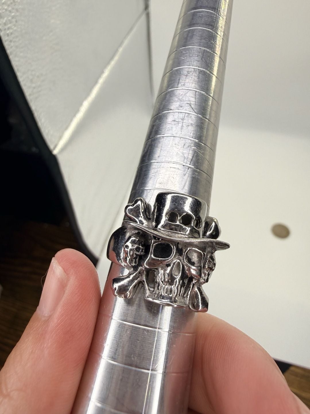 Unbranded Skull And Crossbones Top Hat Ring Size 9.5 6