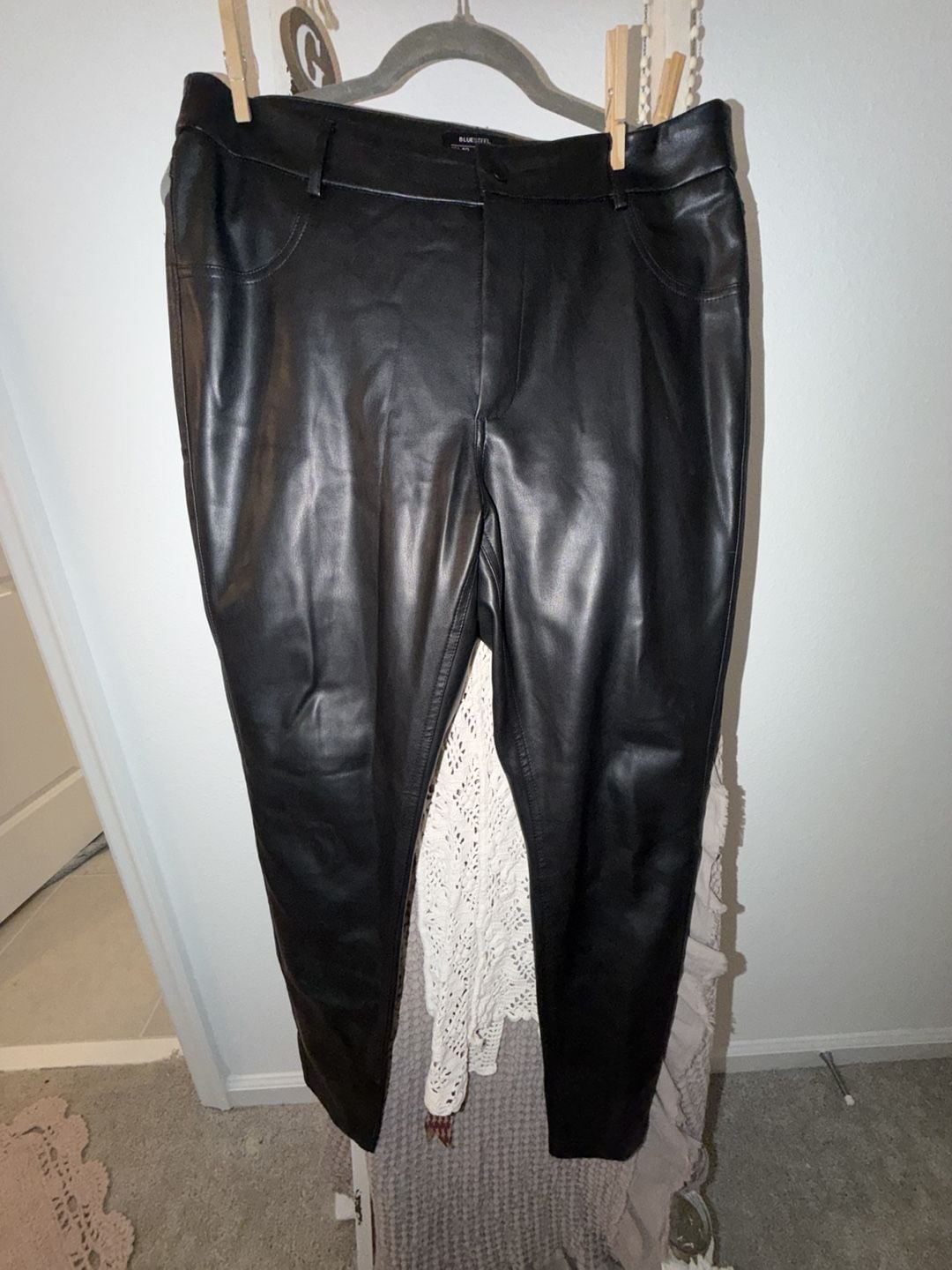 Blue Steel Faux Leather Pants Size 40 Black 2