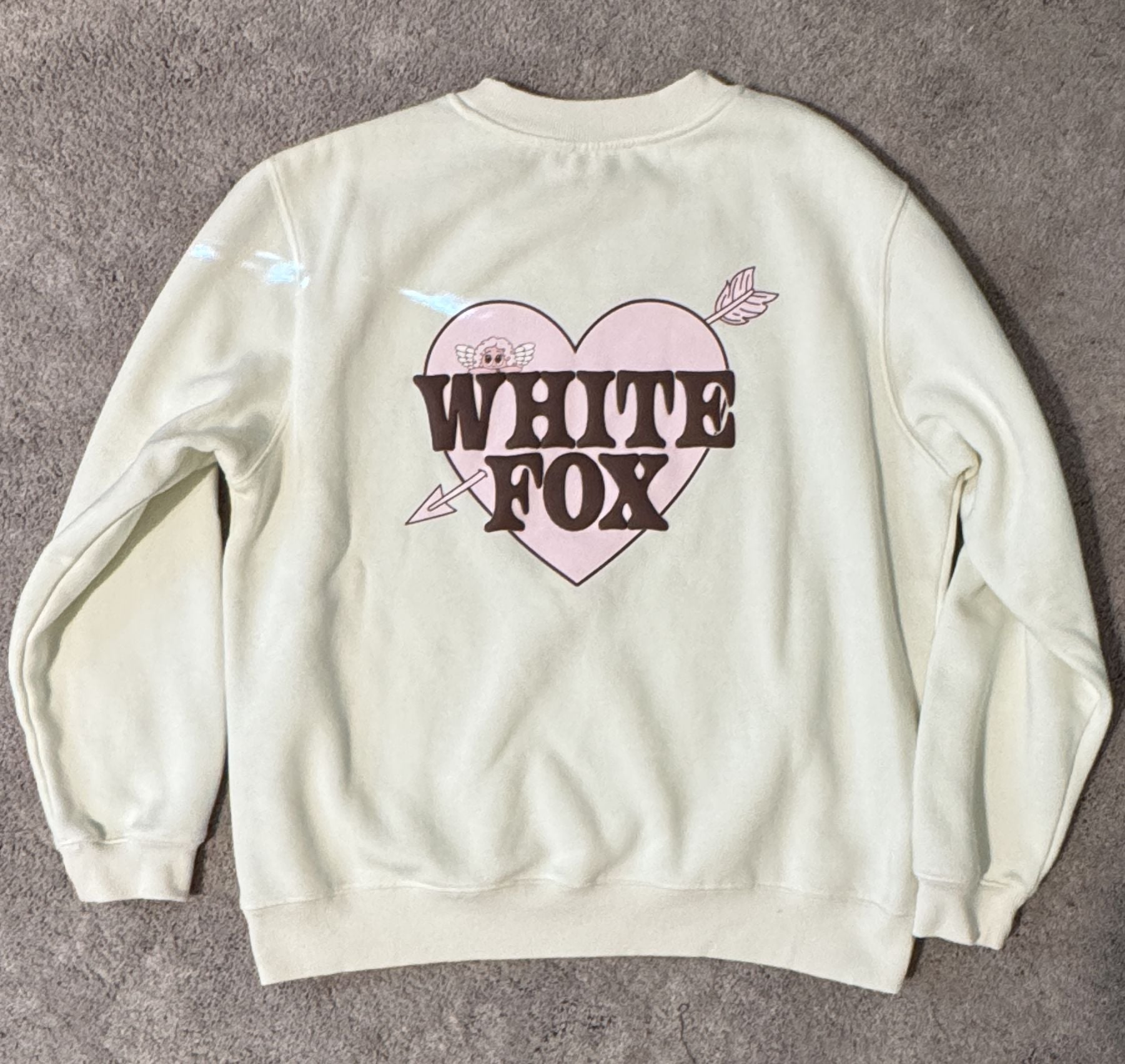 White Fox Crewneck Sweatshirt Size S/M Cream Pink Heart Cupid Arrow 5