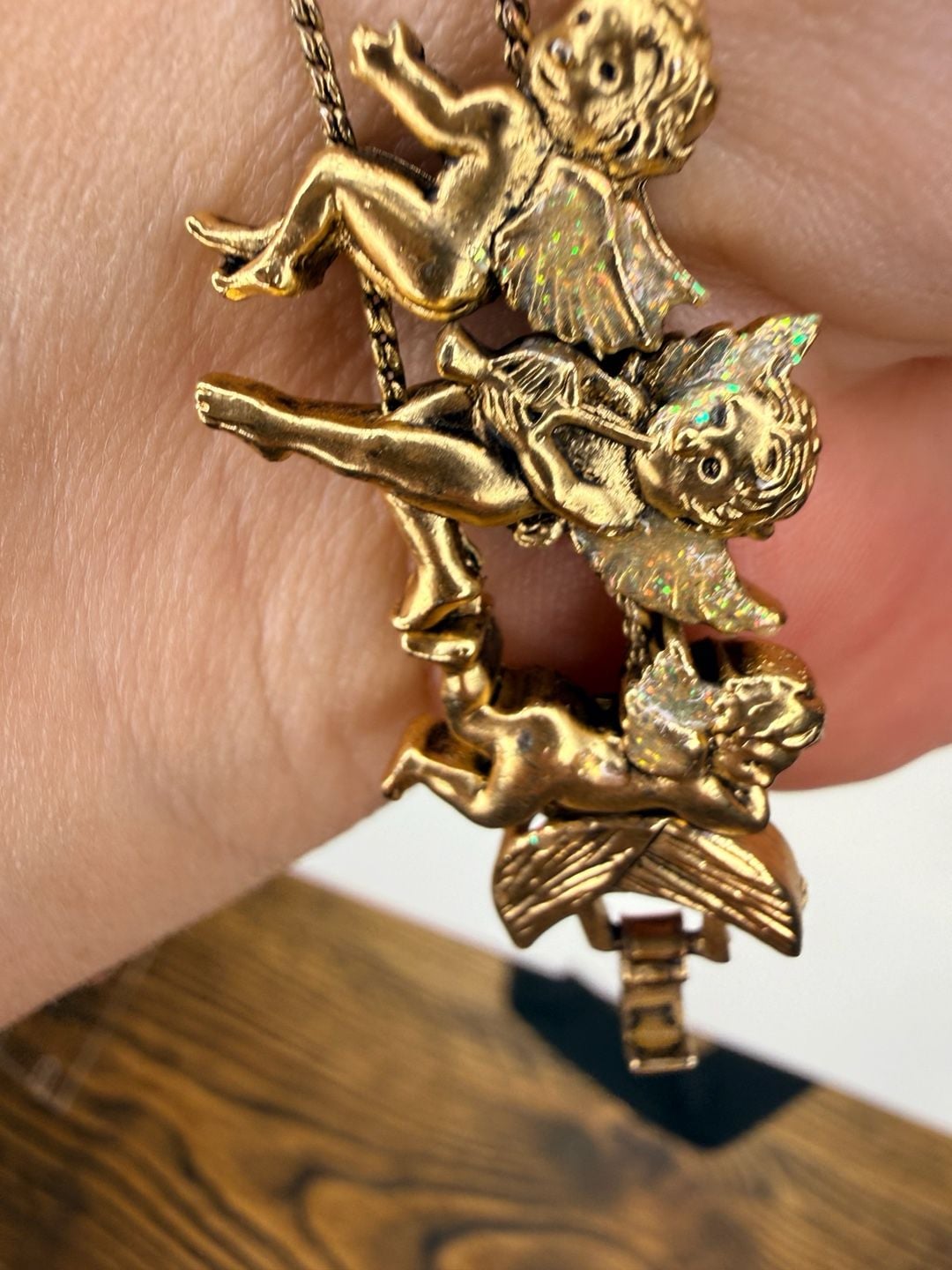Vintage Gold Tone Cherub Angel Charm Bracelet Size 7.5 4
