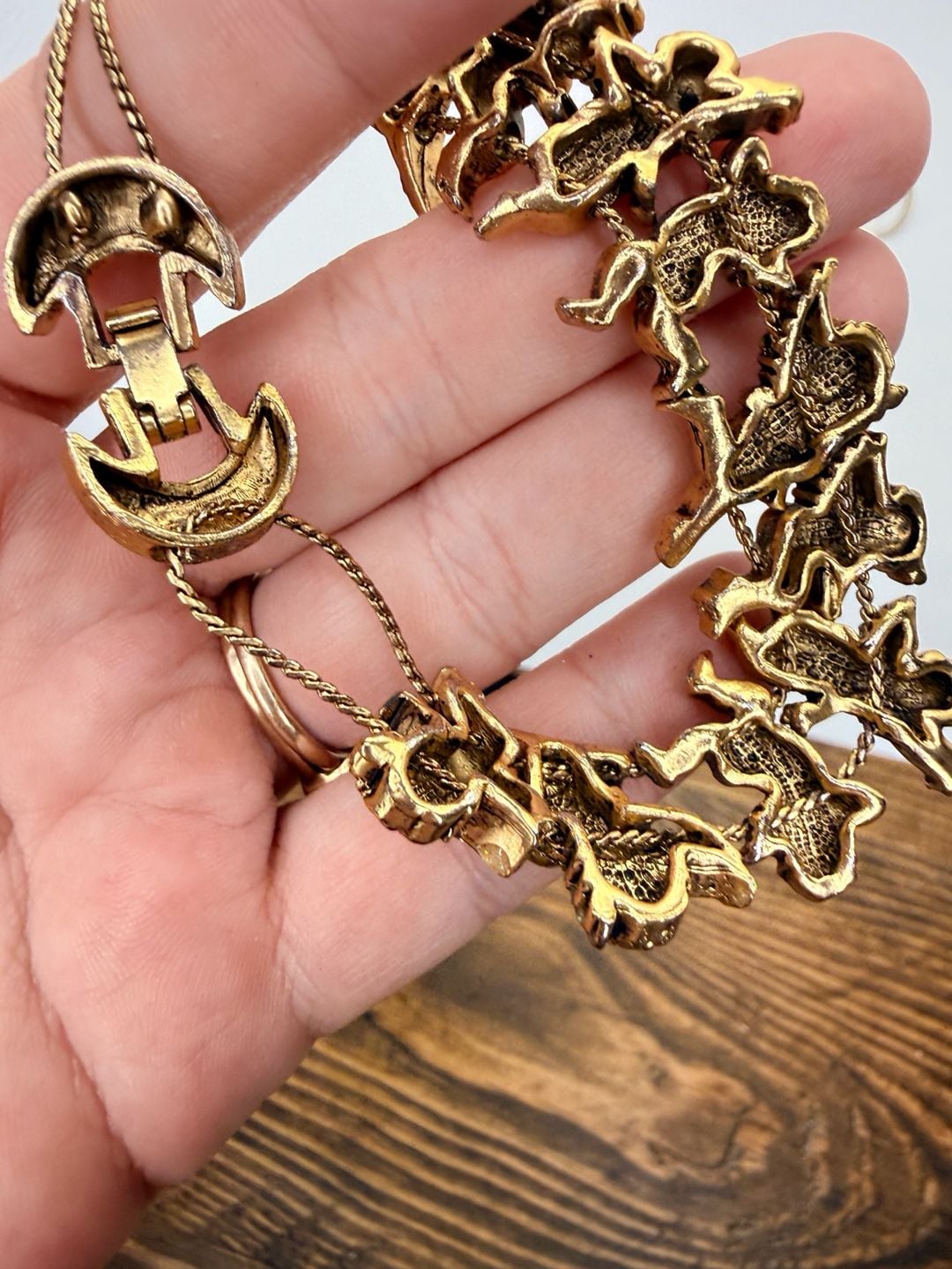 Vintage Gold Tone Cherub Angel Charm Bracelet Size 7.5 8