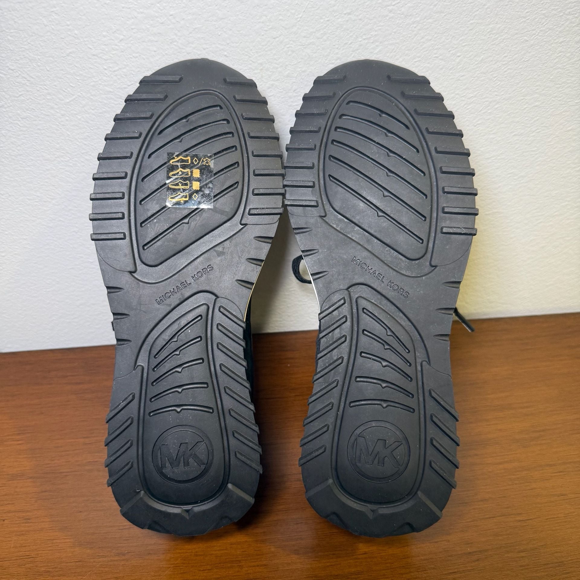 Michael Kors Theo Trainer Size 7.5M Black Monogram 8
