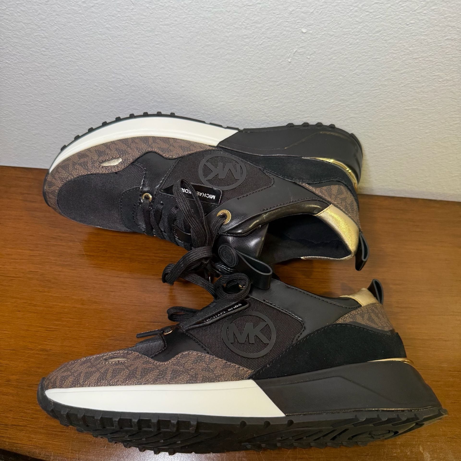 Michael Kors Theo Trainer Size 7.5M Black Monogram 11