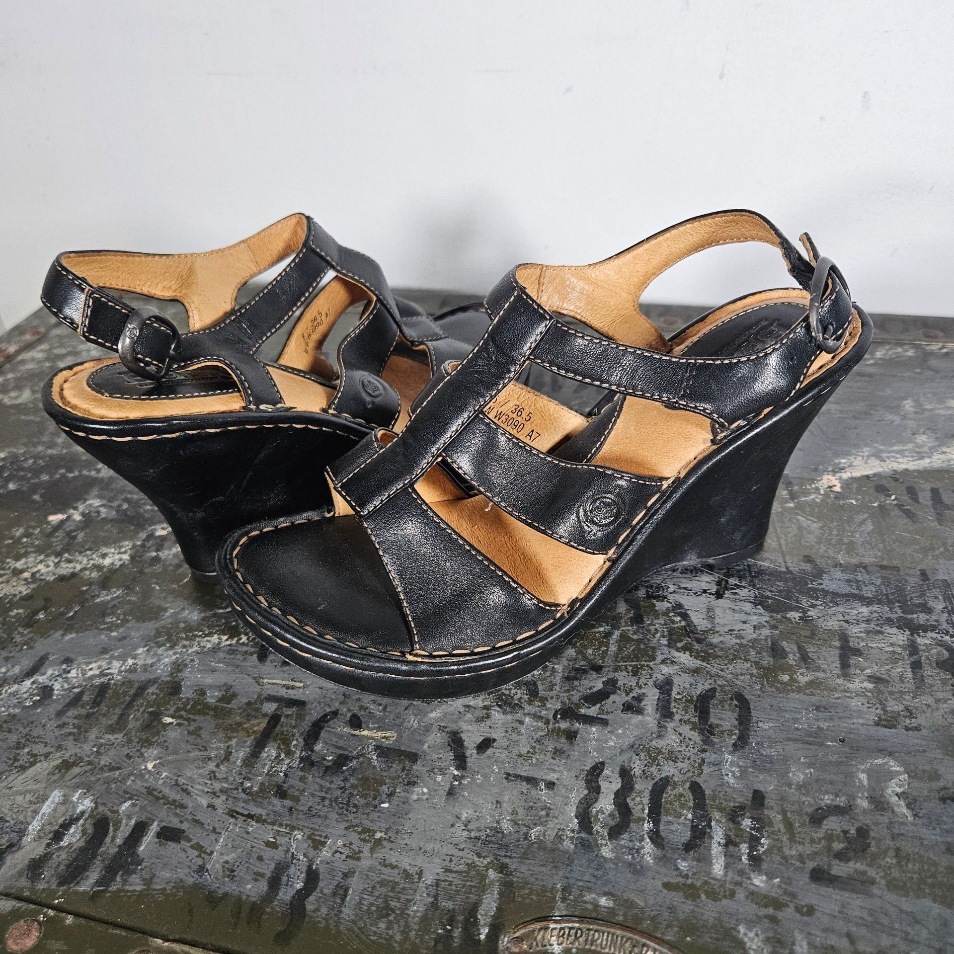 Born Wedge Sandals Size 6 Black Leather 2