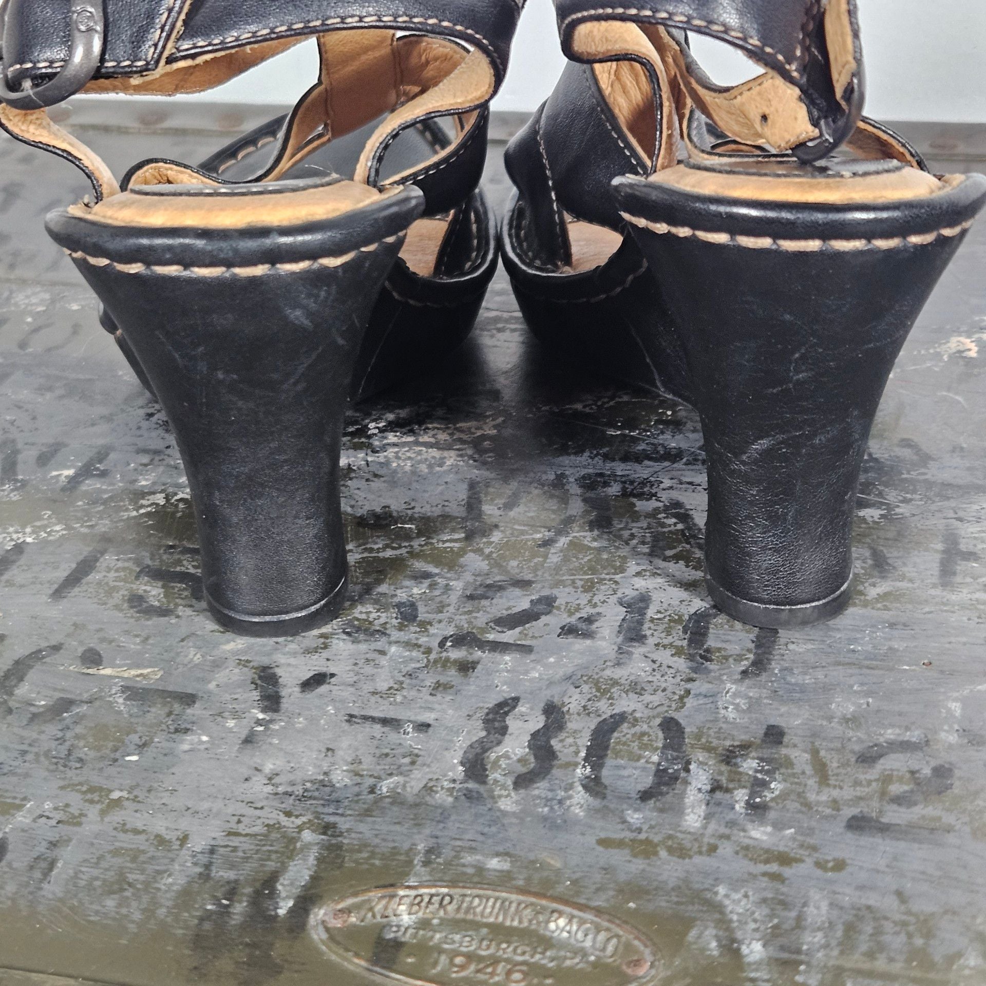 Born Wedge Sandals Size 6 Black Leather 6