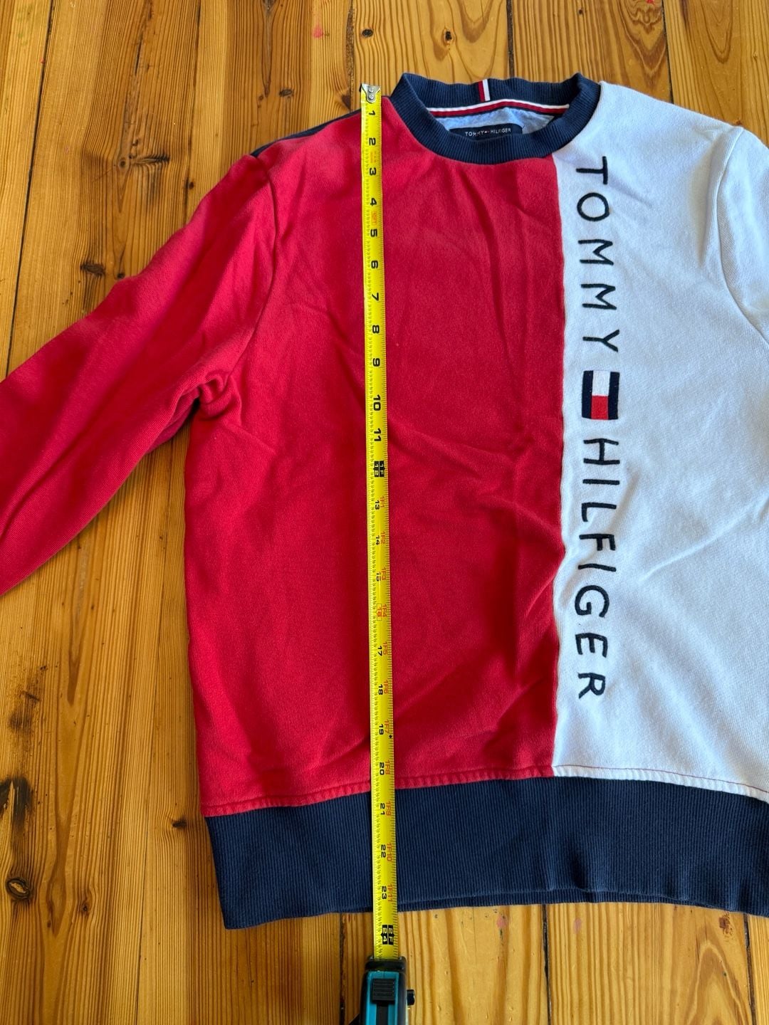 Tommy Hilfiger Crewneck Sweatshirt Size XS Red White Blue Colorblock 6