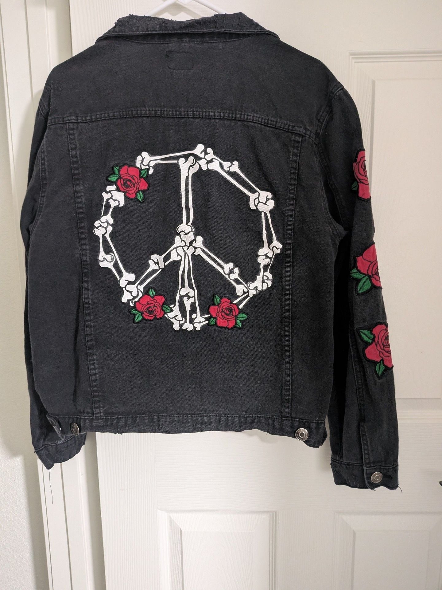 Rebel Star Denim Jacket Size L Black Rose Patches 3