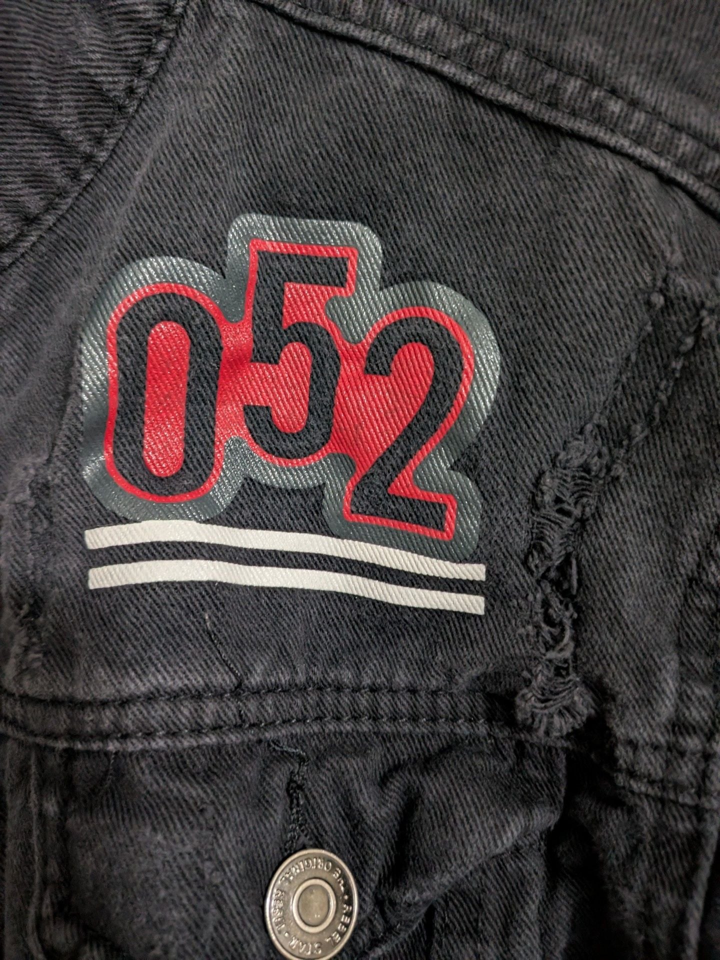Rebel Star Denim Jacket Size L Black Rose Patches 4