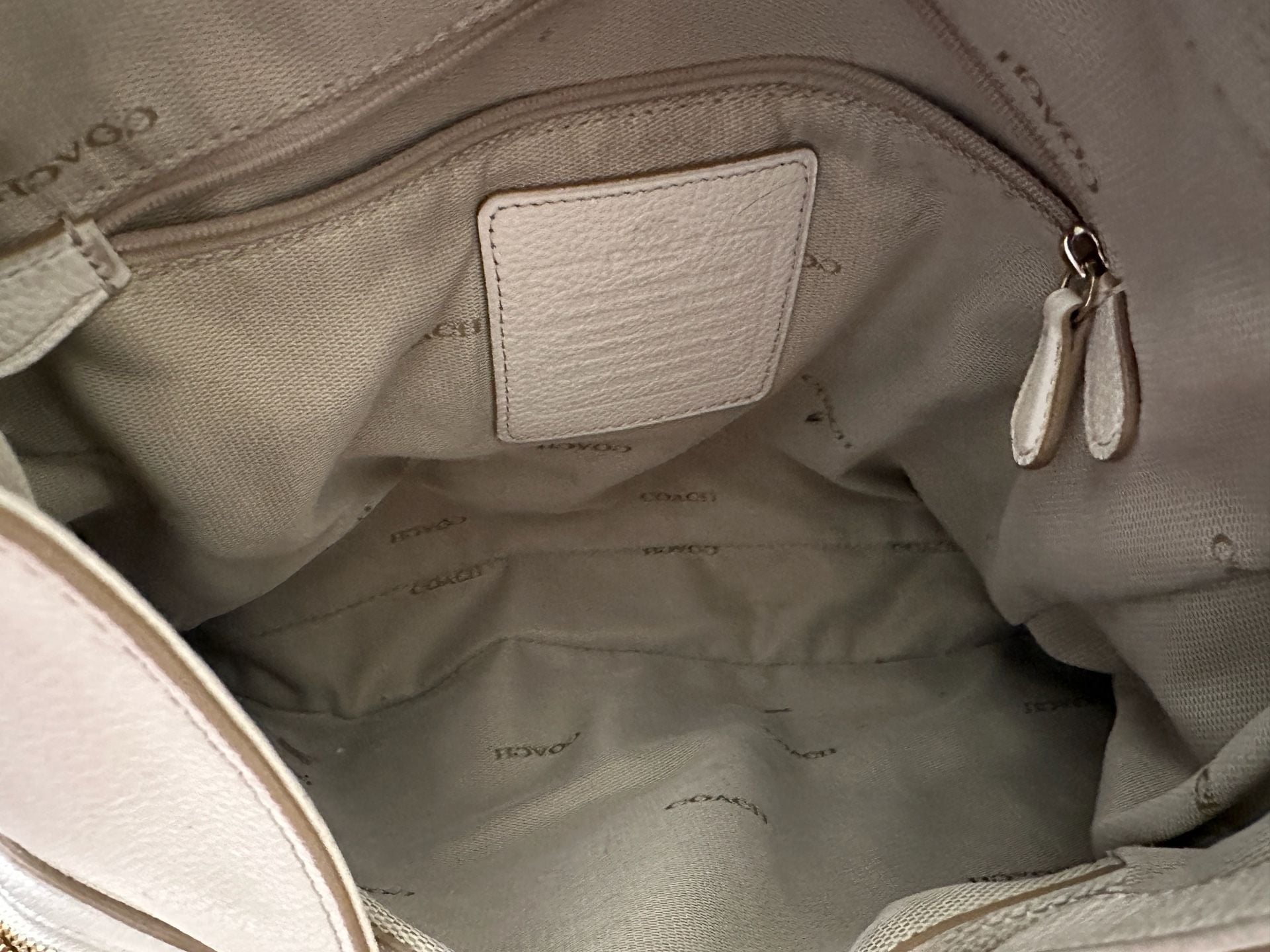 Coach Edie Shoulder Bag White Leather Gold Studs, Winter bag 17