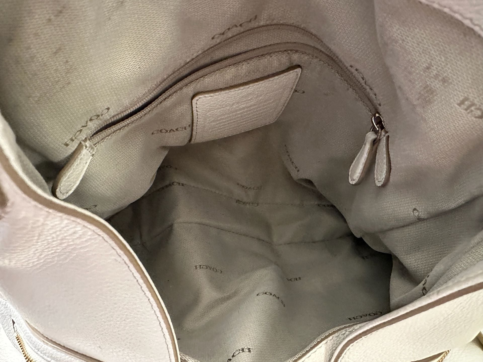 Coach Edie Shoulder Bag White Leather Gold Studs, Winter bag 18
