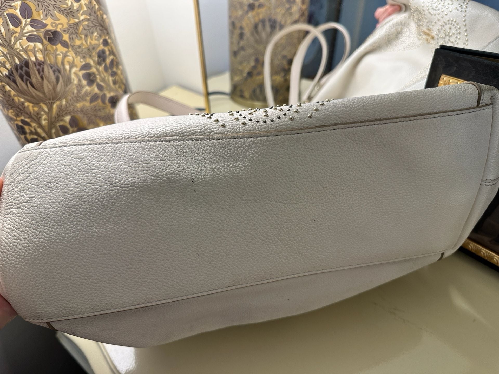 Coach Edie Shoulder Bag White Leather Gold Studs, Winter bag 21