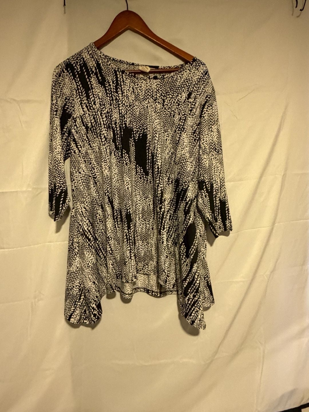 Faded Glory 3/4 Sleeve Top Size 1X 16W Black White Abstract Print 7