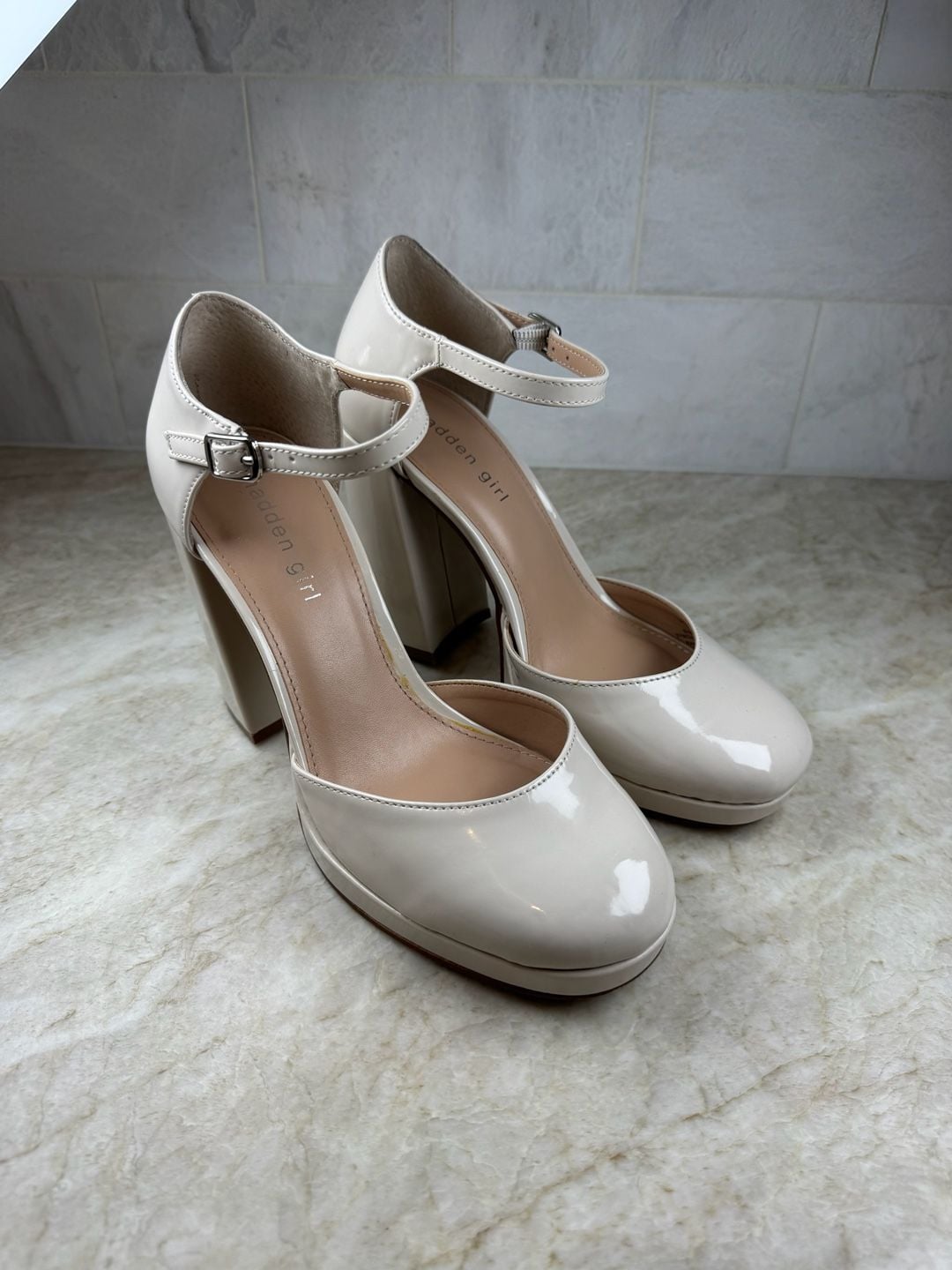 Madden Girl Unaa Pump Size 7M Bone Patent Platform Block Heel 3