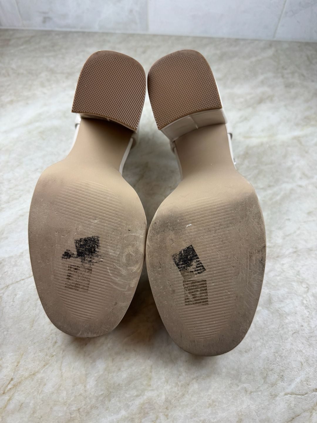 Madden Girl Unaa Pump Size 7M Bone Patent Platform Block Heel 10