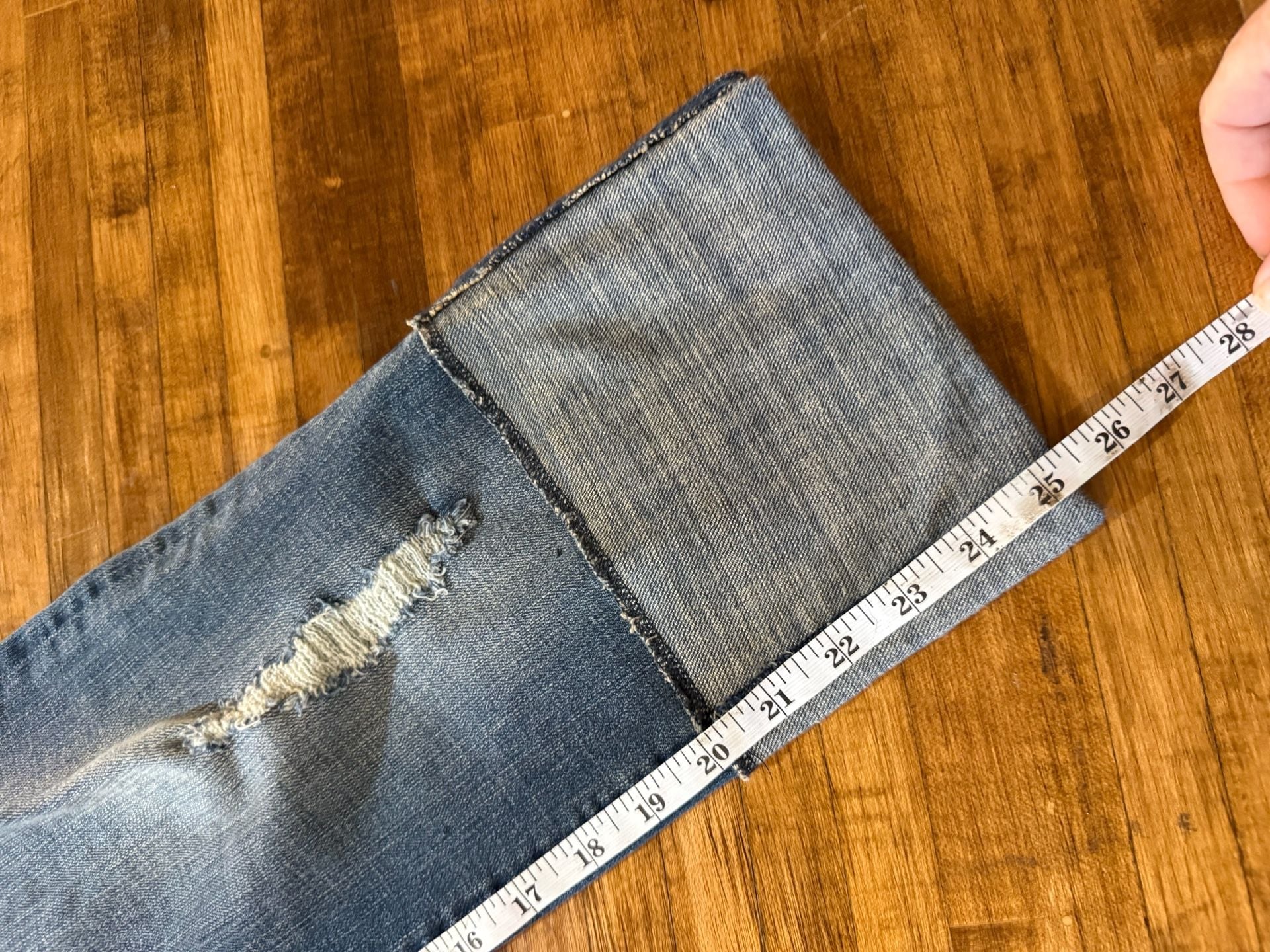 Pilcro and the Letterpress Hyphen Gold Sequin Cropped Jeans Size 27 (k1) 4