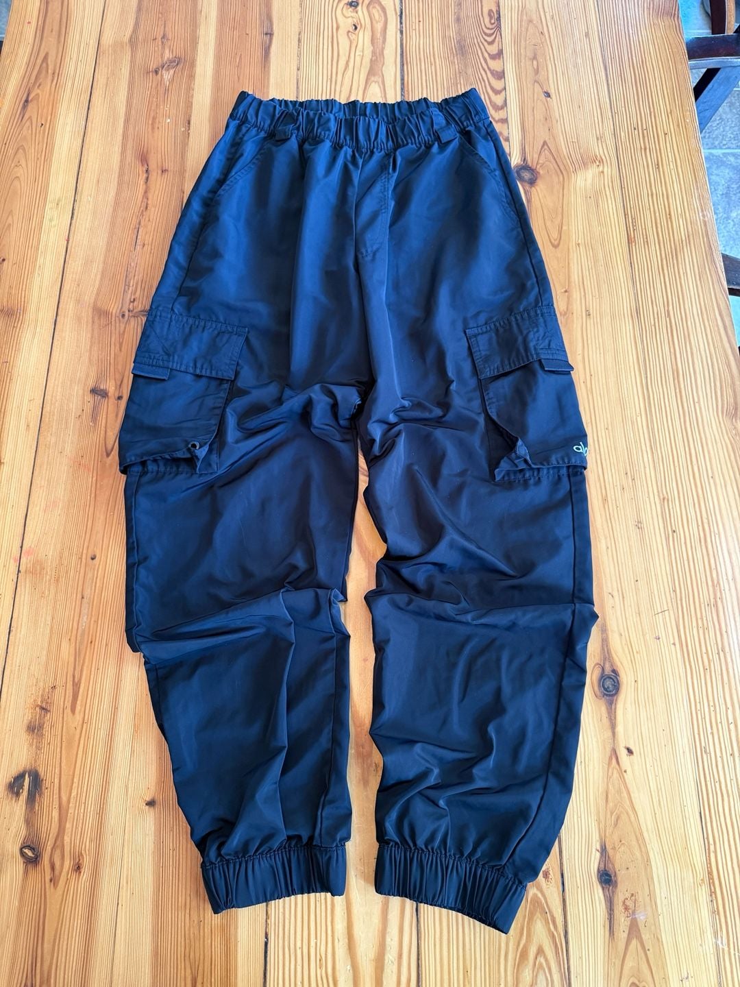 Alo Yoga Cargo Jogger Size XS Black Nylon Pants 1
