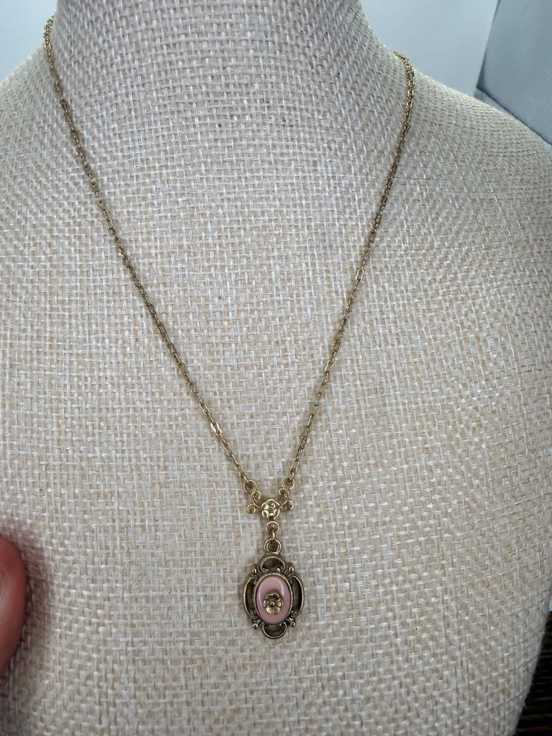 1928 Necklace Pink Porcelain Flower Filigree 15 Inch 3