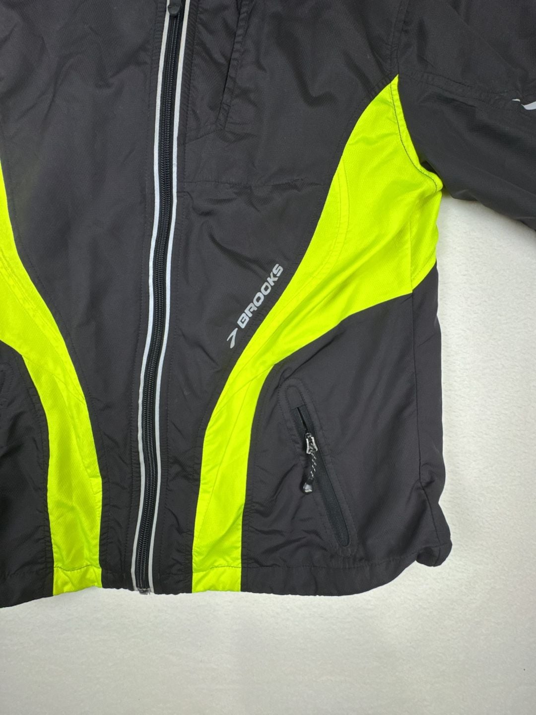 Brooks Shelter Technology Jacket Size M Black Yellow Reflective Running 3