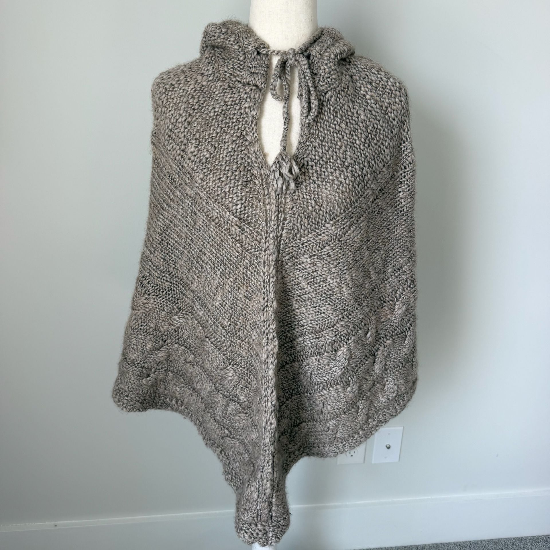 LOFT Hooded Poncho Size M/L Taupe Gray Wool Blend Cable Knit 2