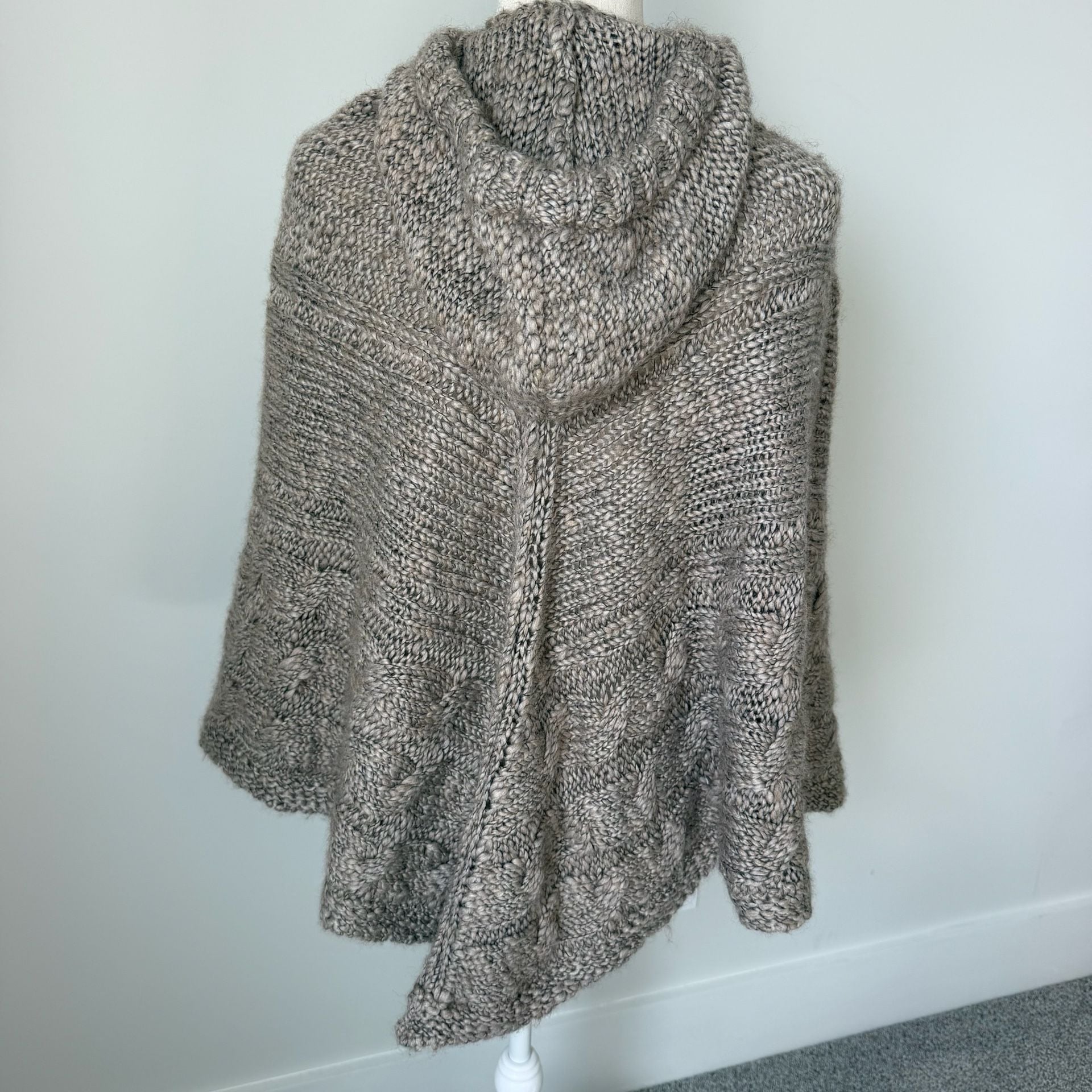 LOFT Hooded Poncho Size M/L Taupe Gray Wool Blend Cable Knit 3