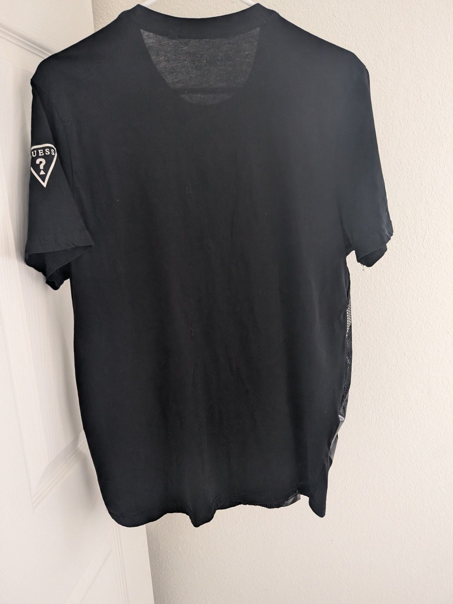 GUESS Graphic T-Shirt Size L Black Mesh Logo 6