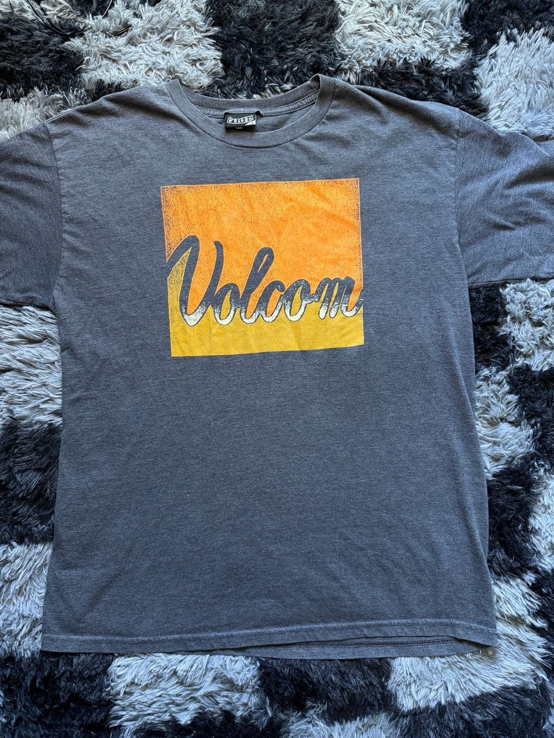 Volcom Graphic T-Shirt Size L Gray Orange Script Logo 2