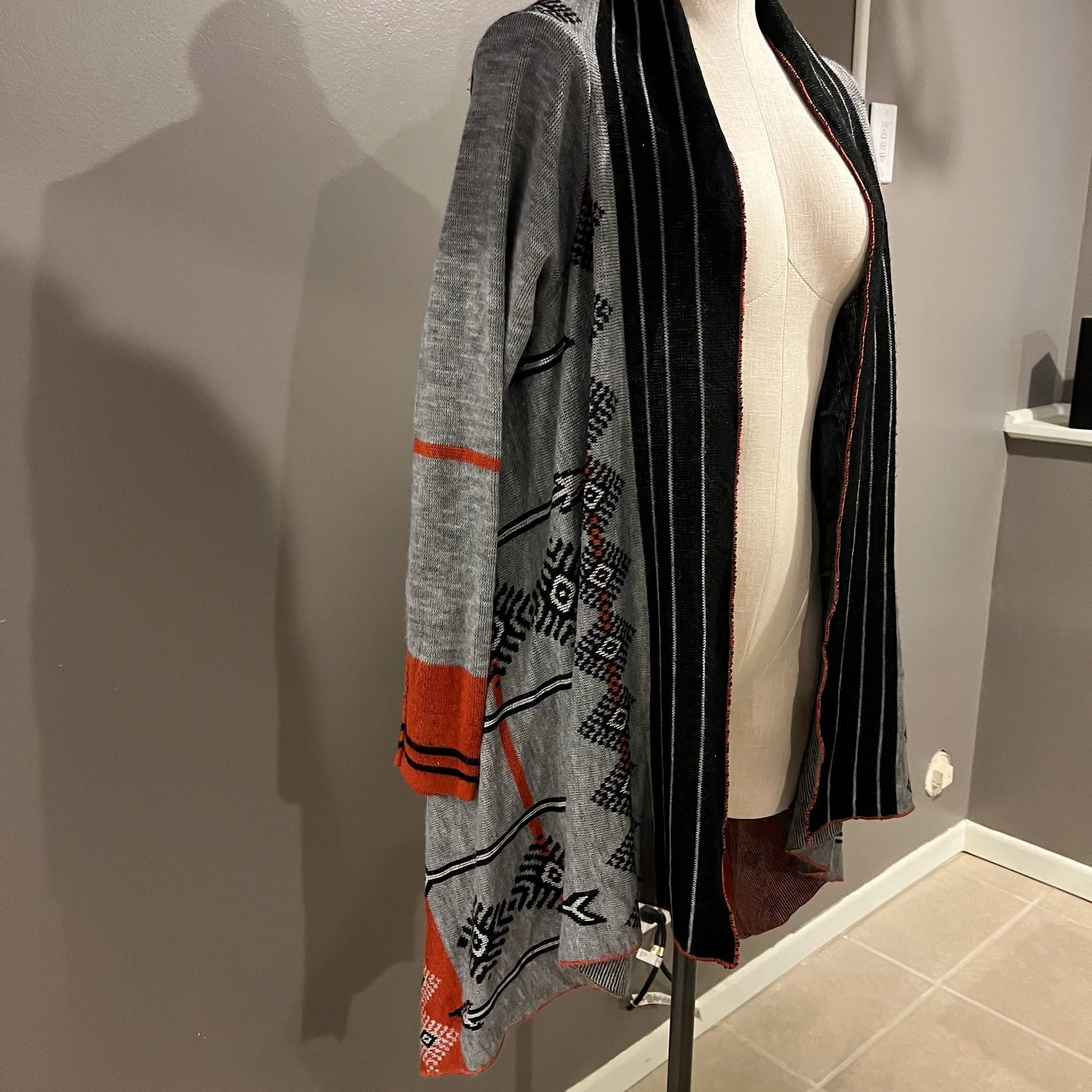 Trillium Cardigan Sweater Size M Aztec Southwestern Open Front Grey 4