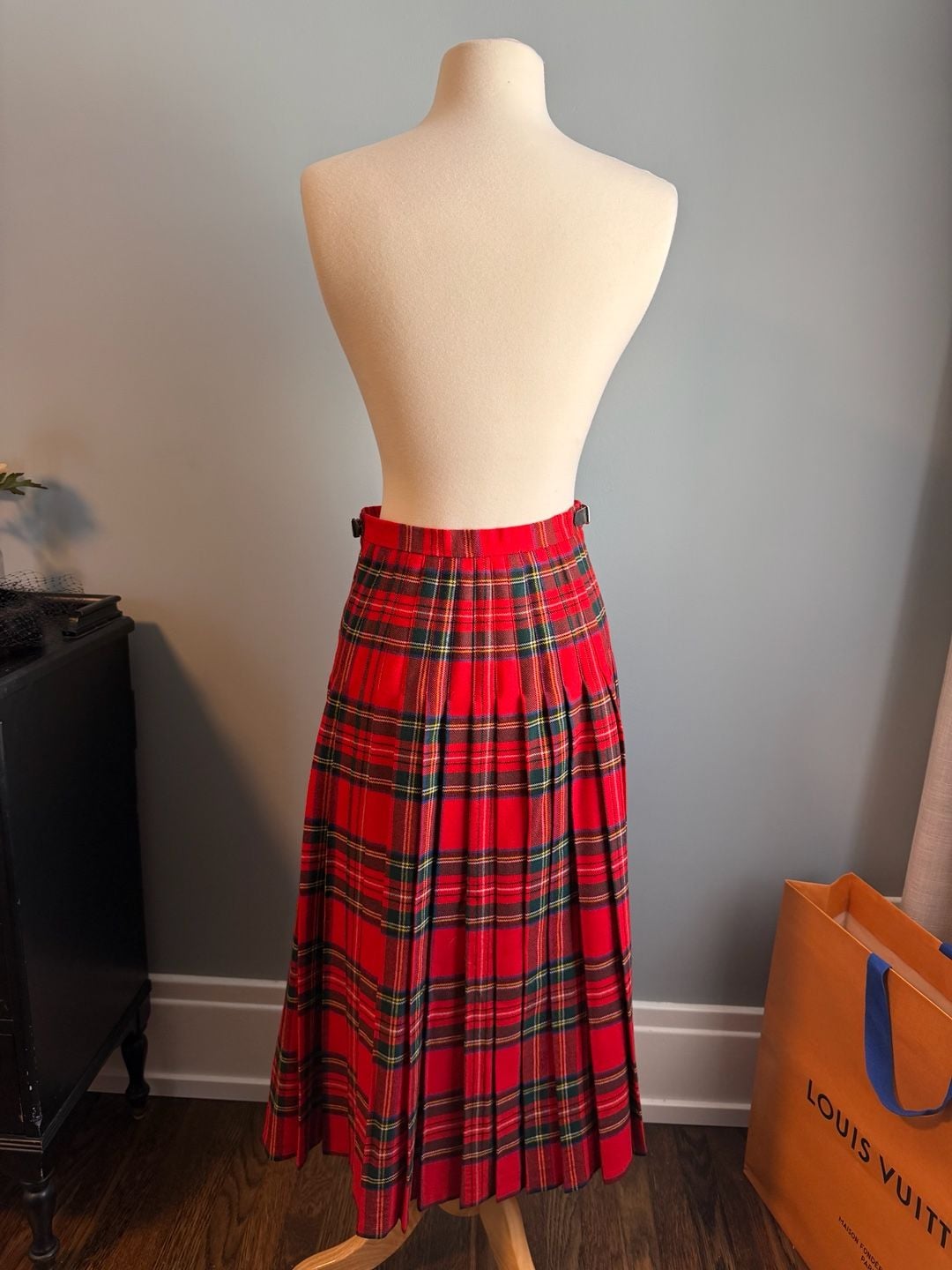 1970s Vintage Wool Plaid Wrap Skirt Red Tartan Pleated 3