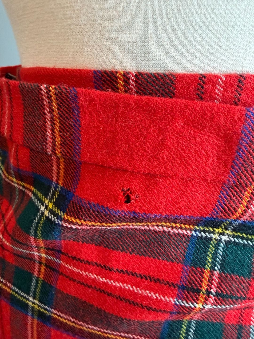 1970s Vintage Wool Plaid Wrap Skirt Red Tartan Pleated 7