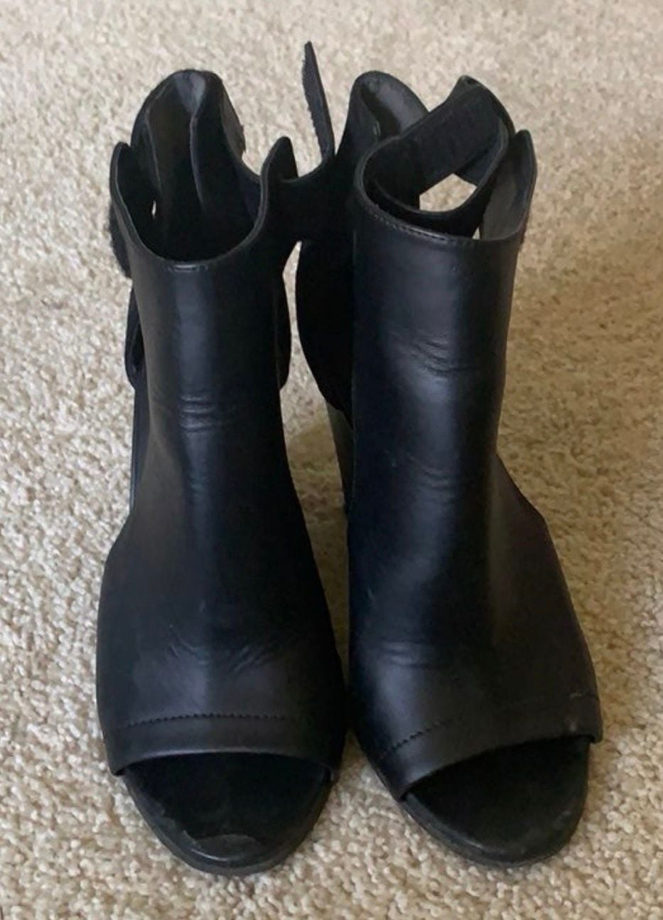 Vince Black Wedge Open Toe Heels 7.5 3