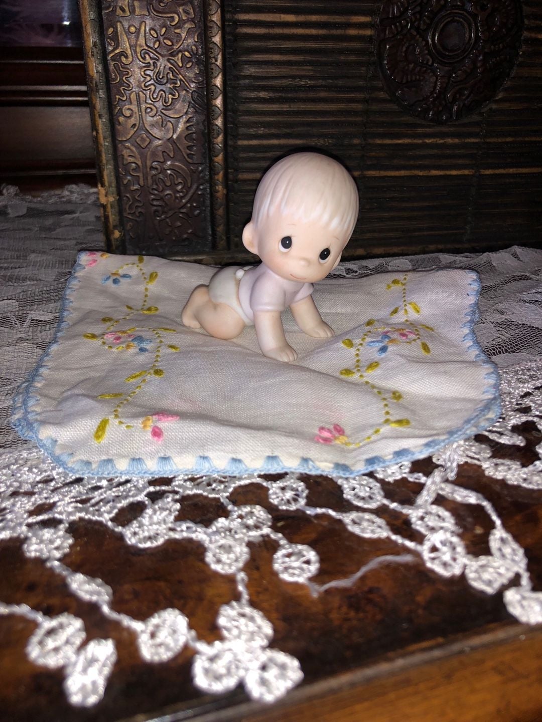 Precious Moments Figurine 1983 Jonathan & David E-2852 Crawling Baby 3