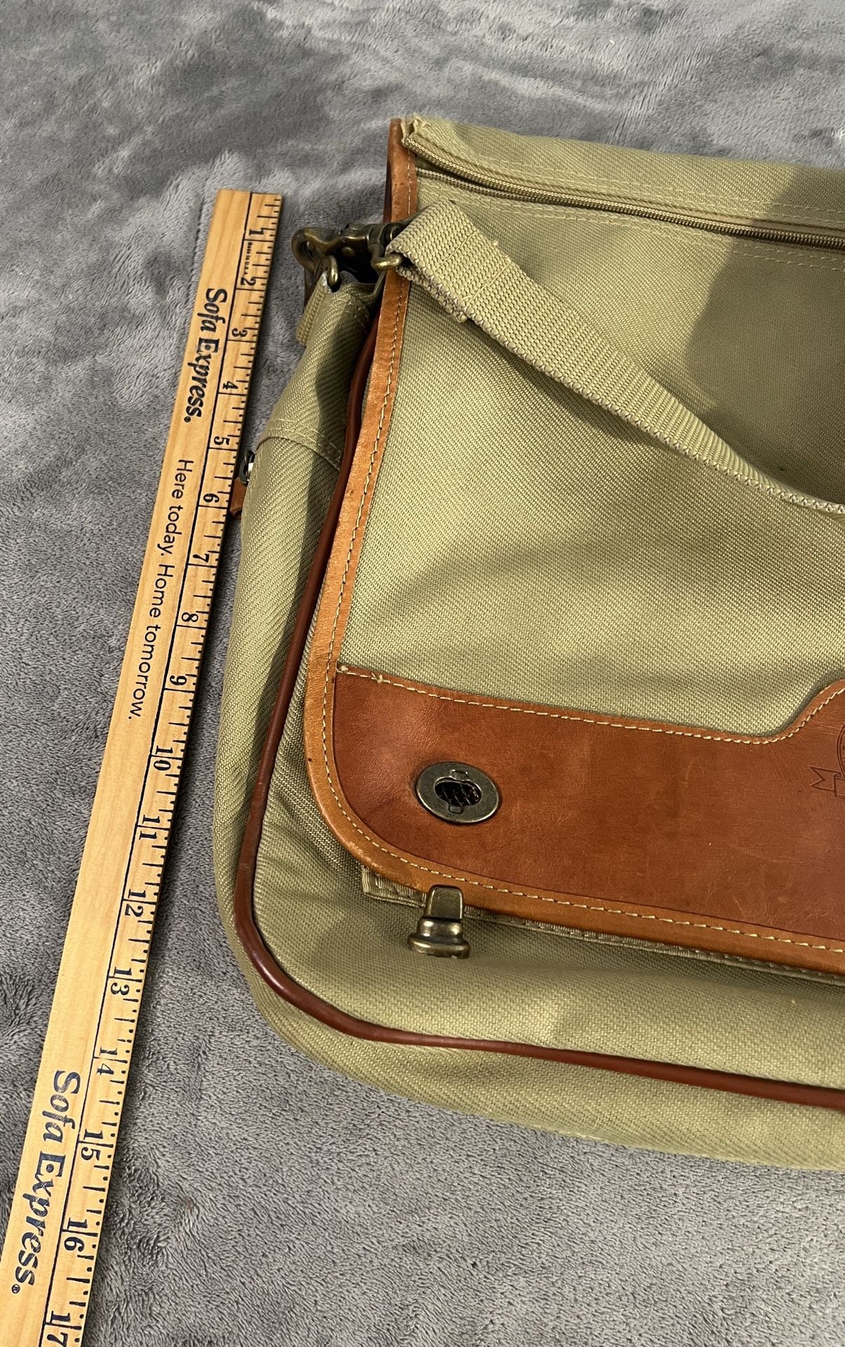 Cutter & Buck Canvas And Leather Messenger Bag Briefcase Khaki Brown 20