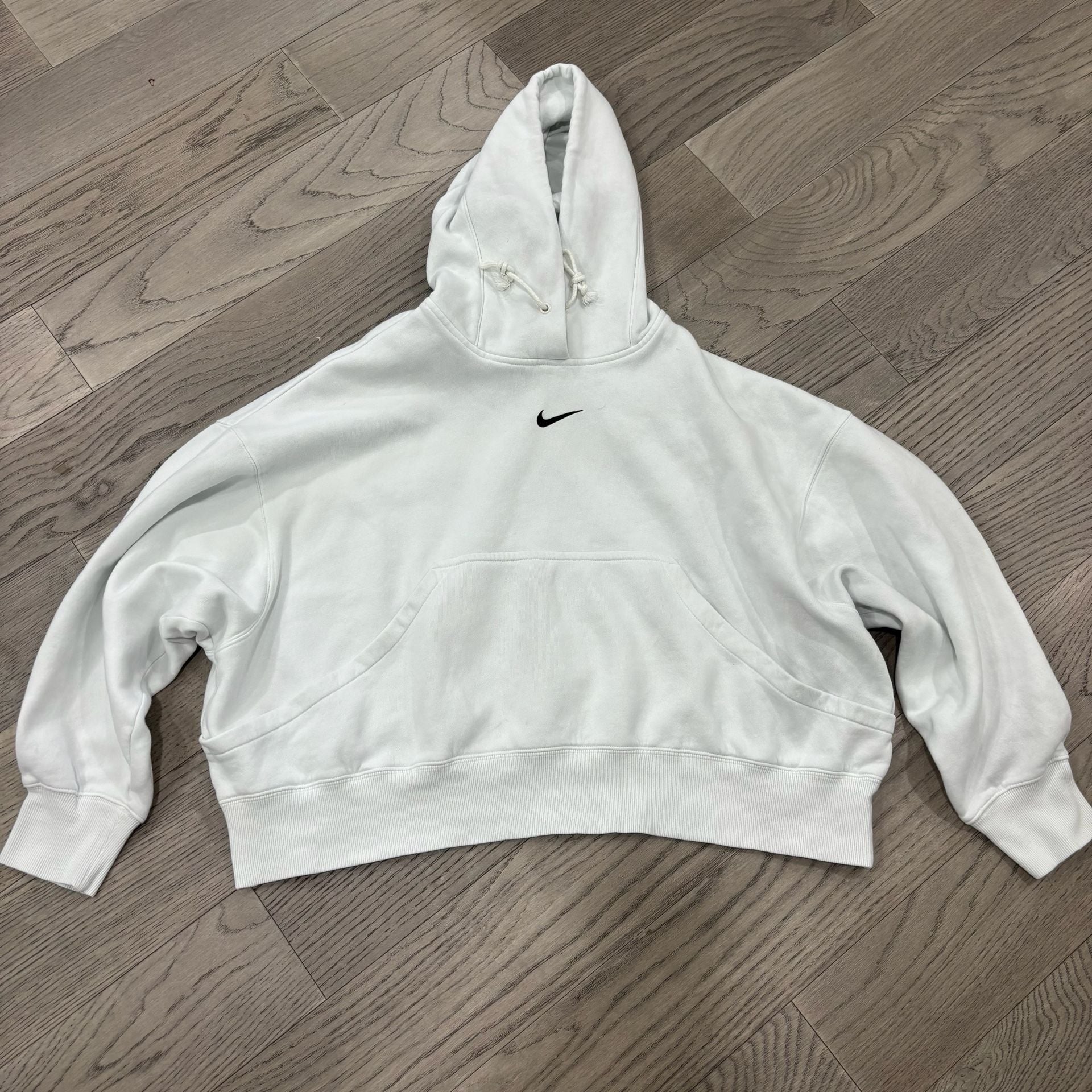 Vintage y2k white Nike center swoosh embroidered cropped 2
