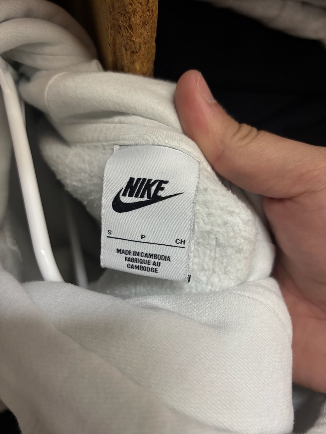 Vintage y2k white Nike center swoosh embroidered cropped 8