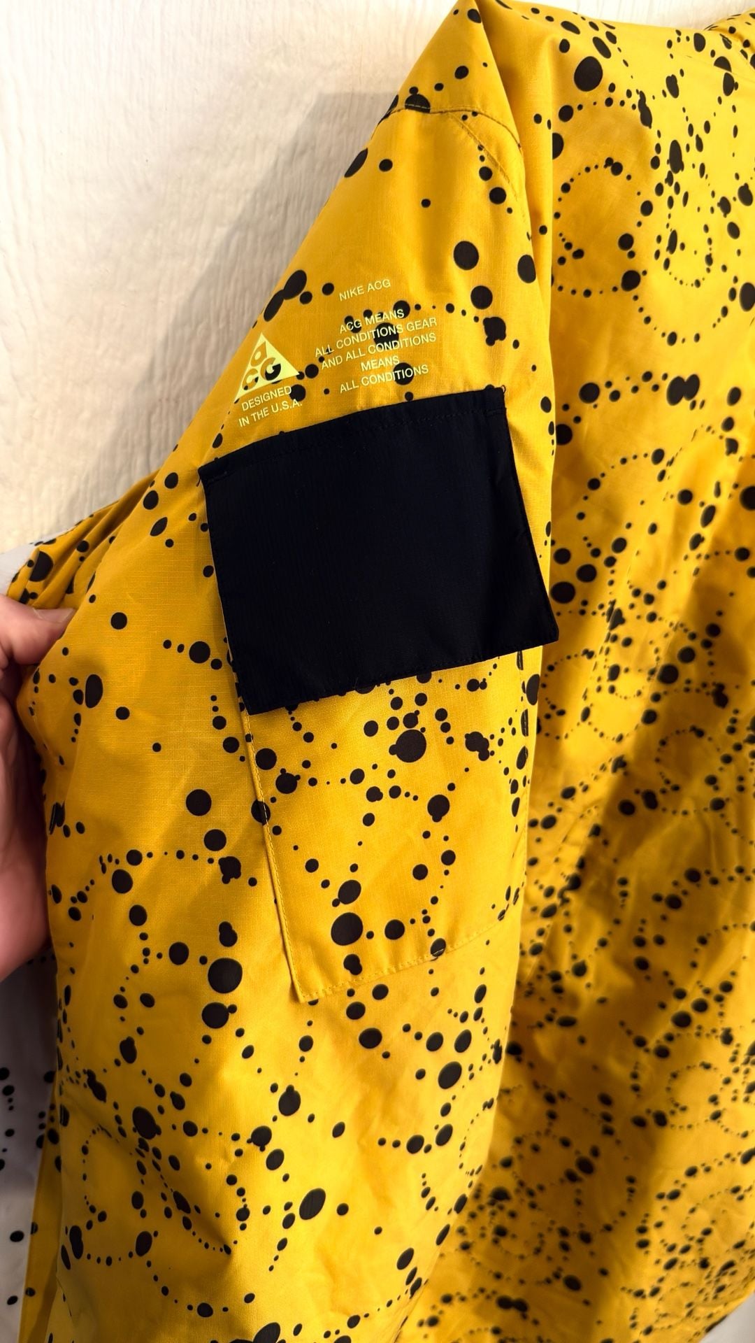 Nike ACG Insulated Jacket Size L Yellow White Black Splatter 7