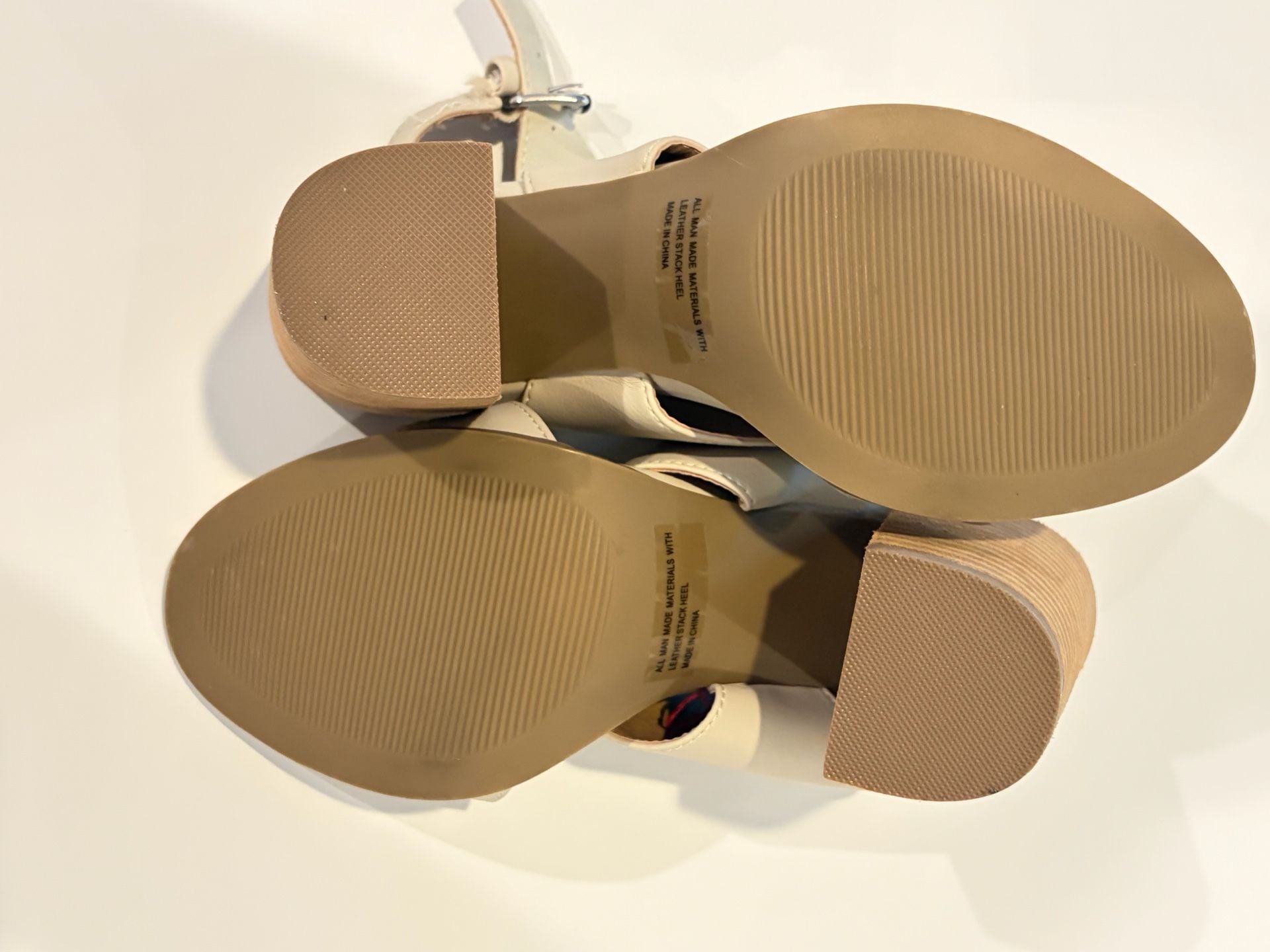 DV Dolce Vita Bingo Heels Size 8 Beige Block Heel Sandals 7