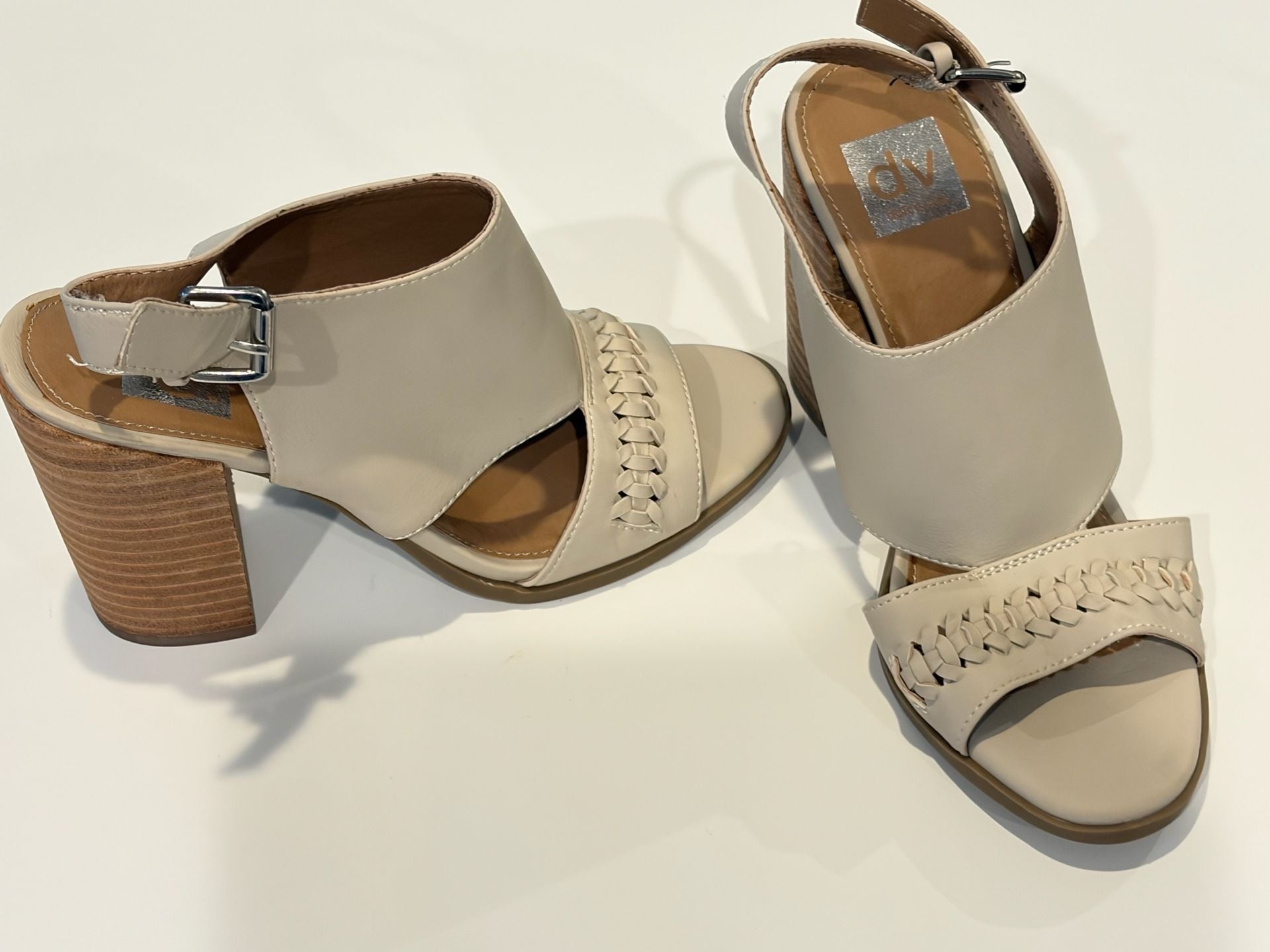 DV Dolce Vita Bingo Heels Size 8 Beige Block Heel Sandals 8