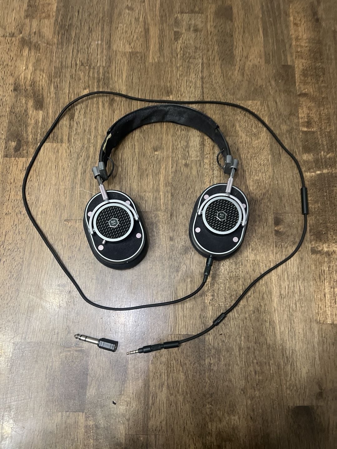 Master And Dynamic MH40 Over Ear Wired Headphones Black Silver 1