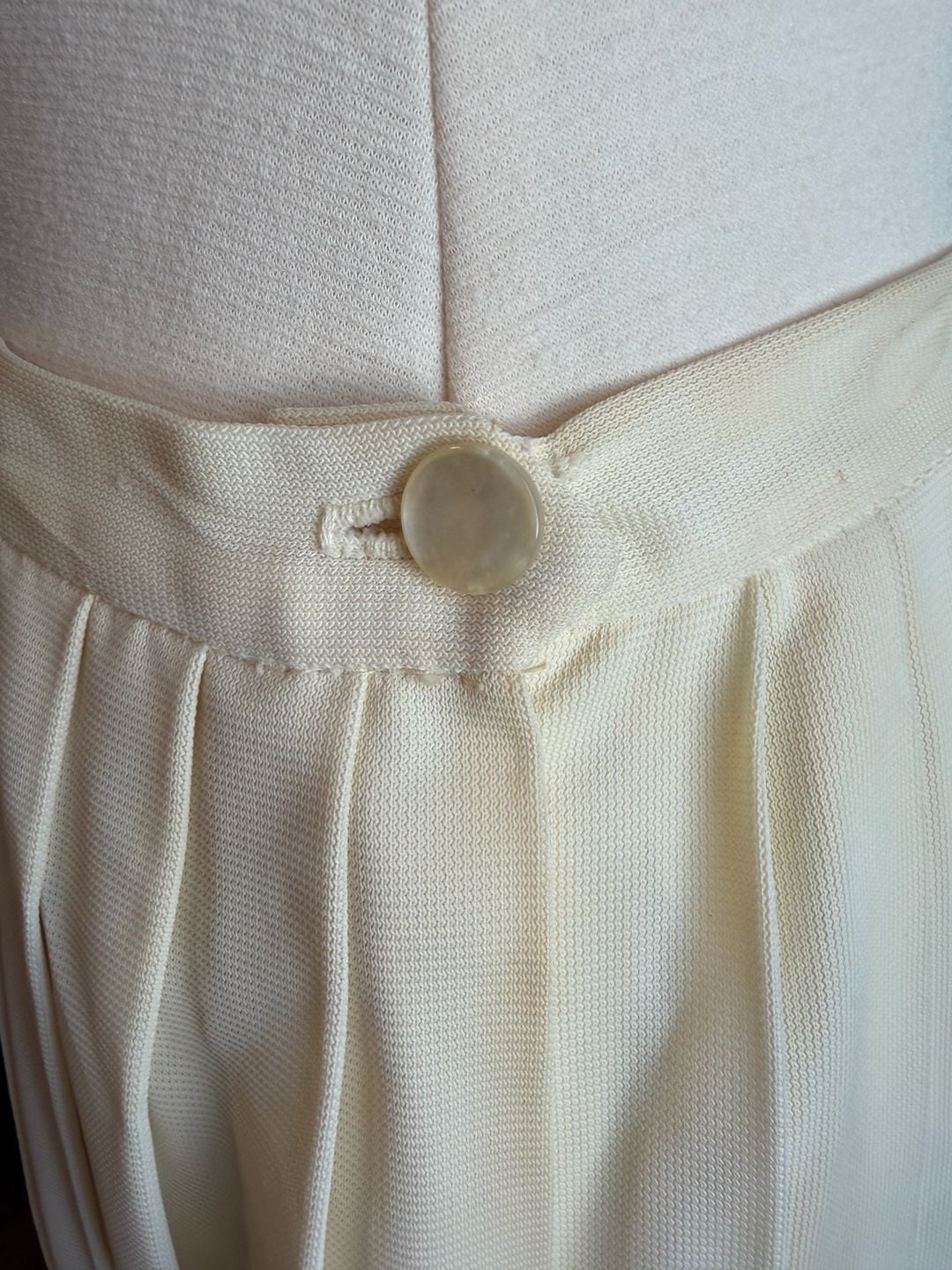 Vintage ILGWU Pleated Skirt Cream Ivory Midi Length Button Zip 4