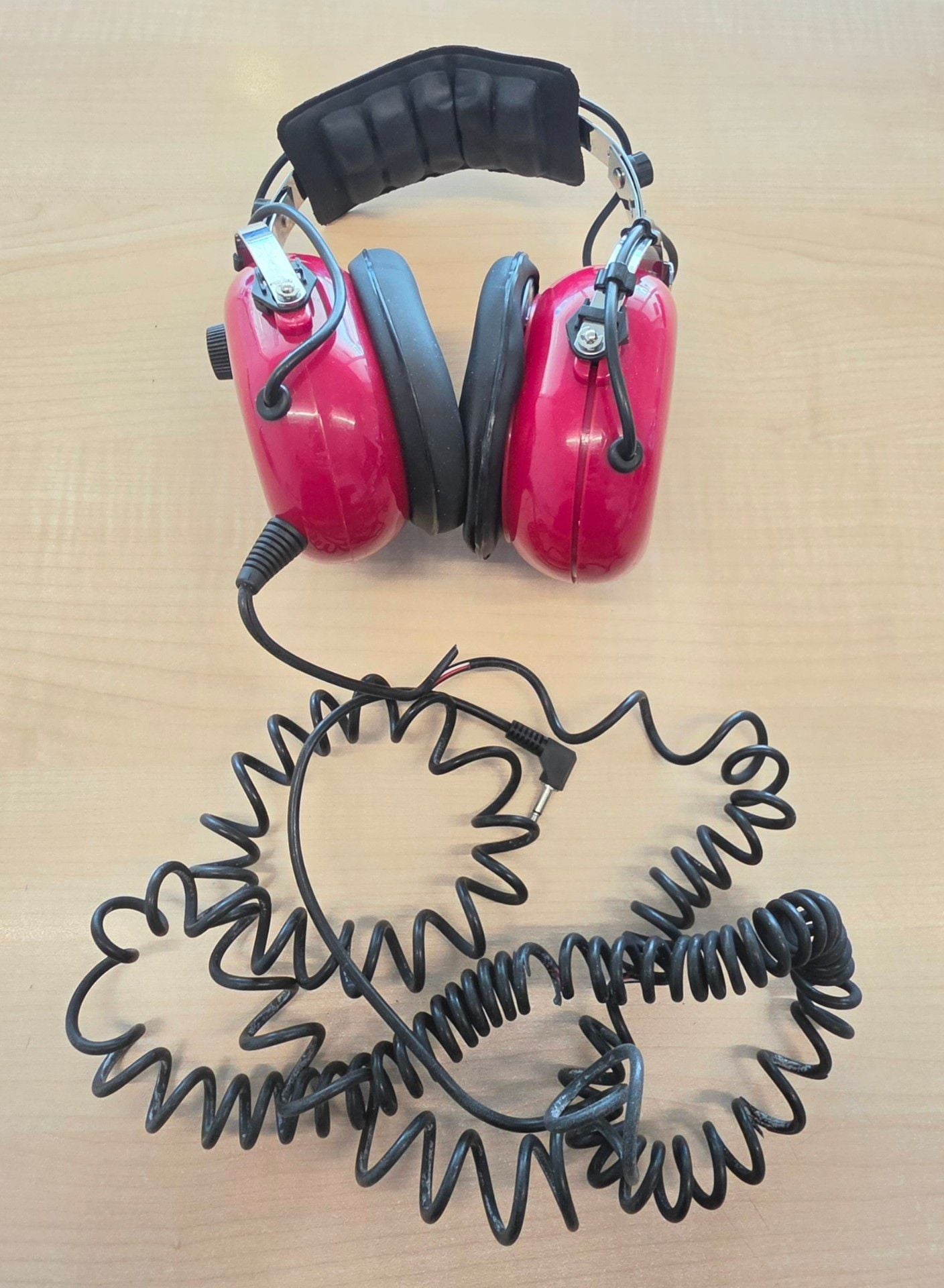 Racing Electronics RE Over-Ear Headphones With Volume Control Red 1
