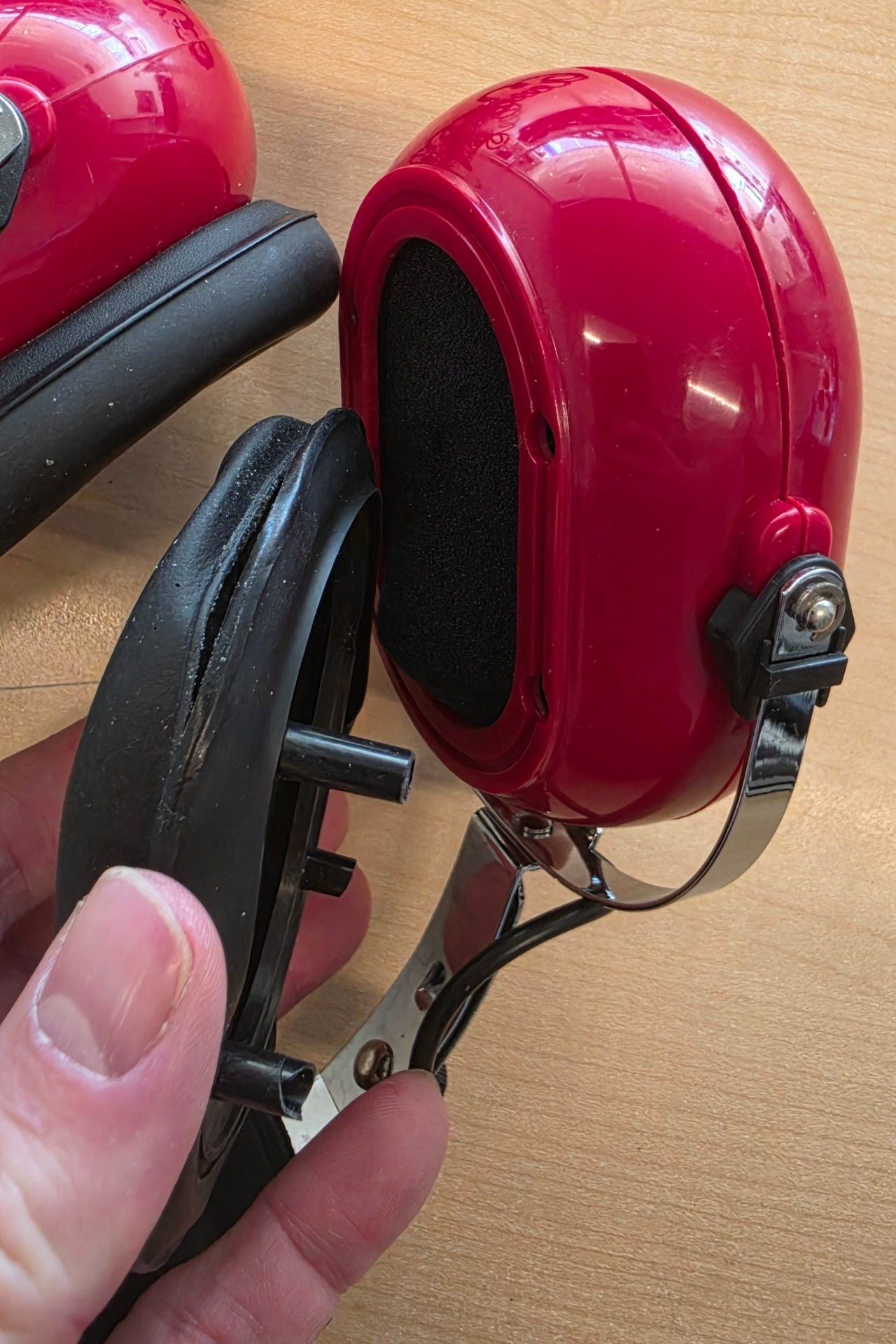Racing Electronics RE Over-Ear Headphones With Volume Control Red 5
