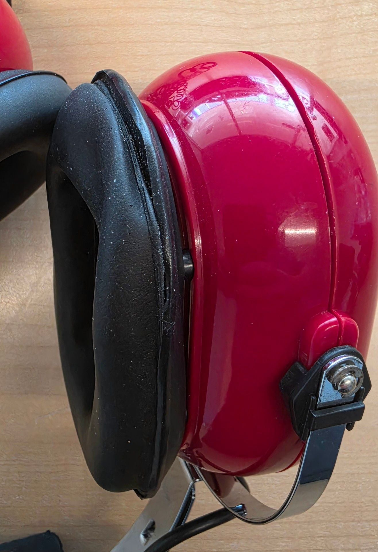 Racing Electronics RE Over-Ear Headphones With Volume Control Red 6