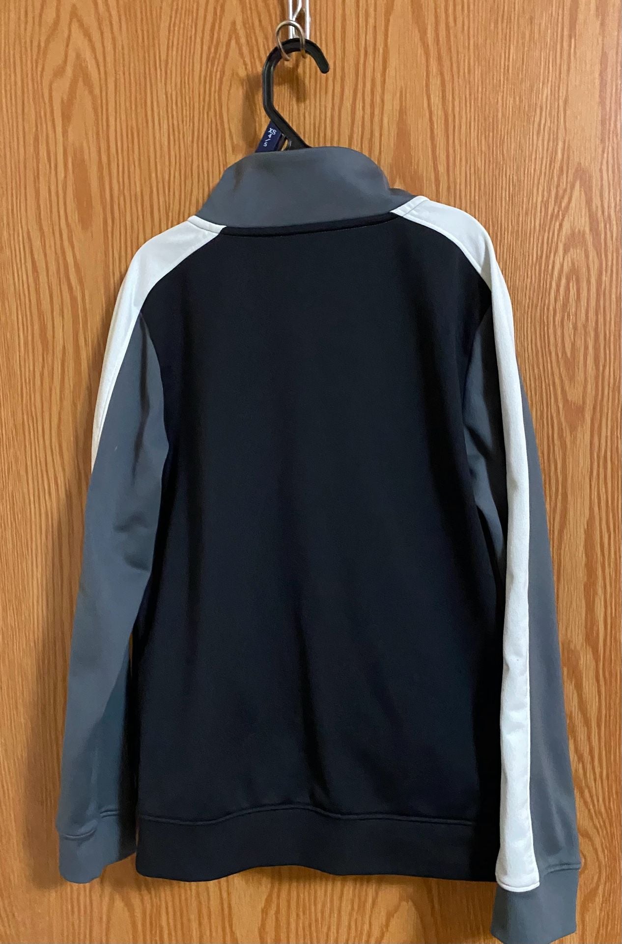 Under Armour Track Jacket Size YMD Gray Black Full Zip 5