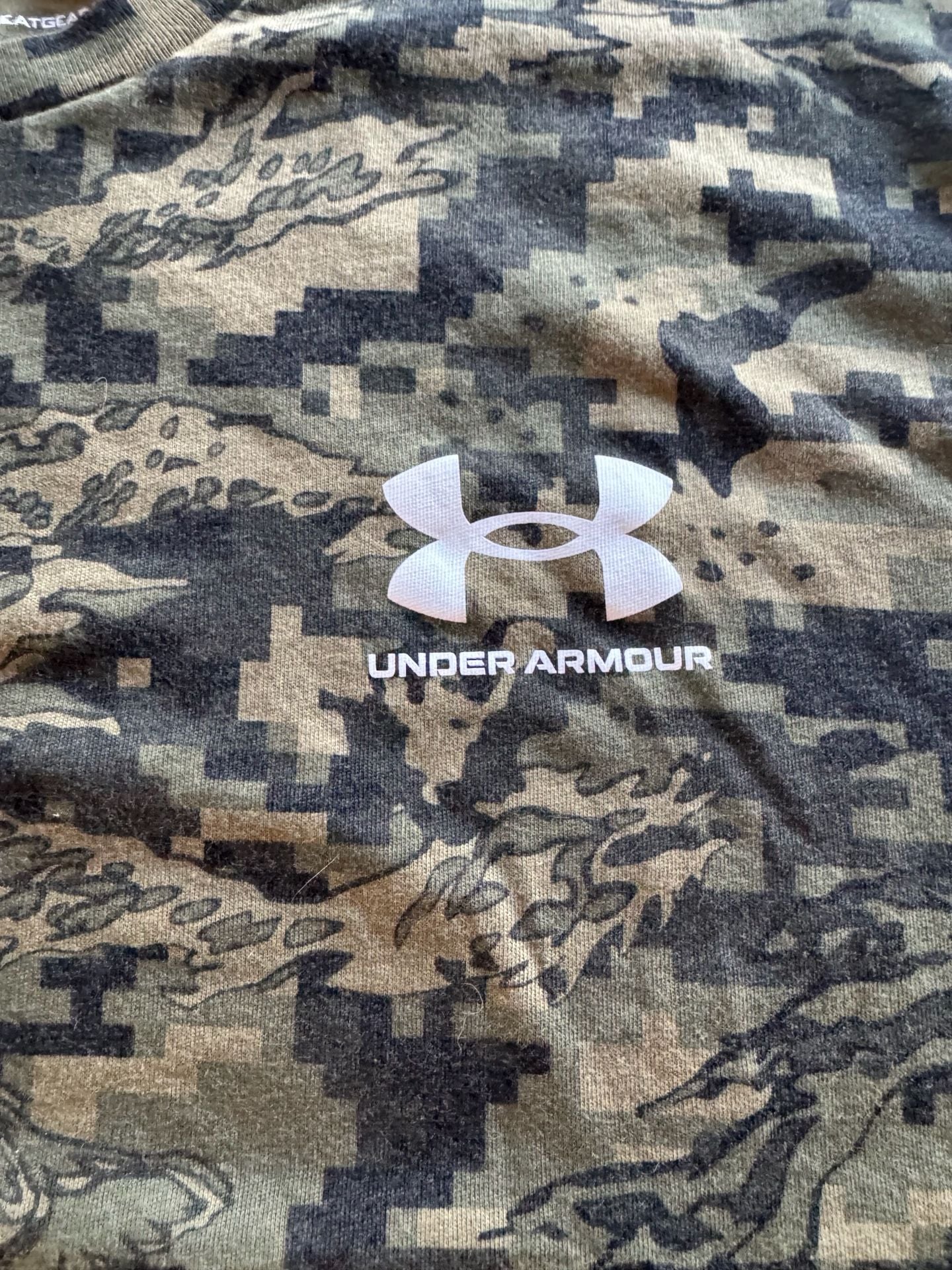 Under Armour Heatgear Camo T-Shirt Size Large Green Loose 3