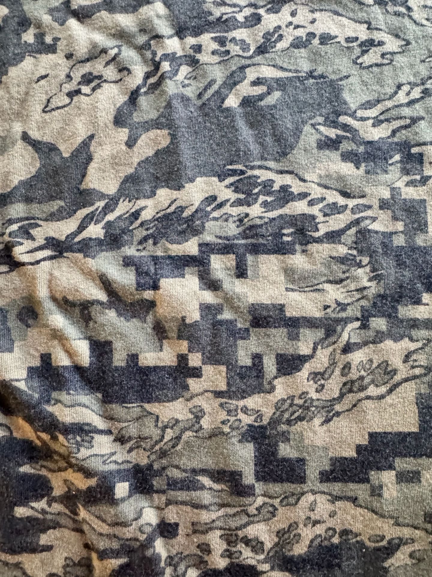 Under Armour Heatgear Camo T-Shirt Size Large Green Loose 7