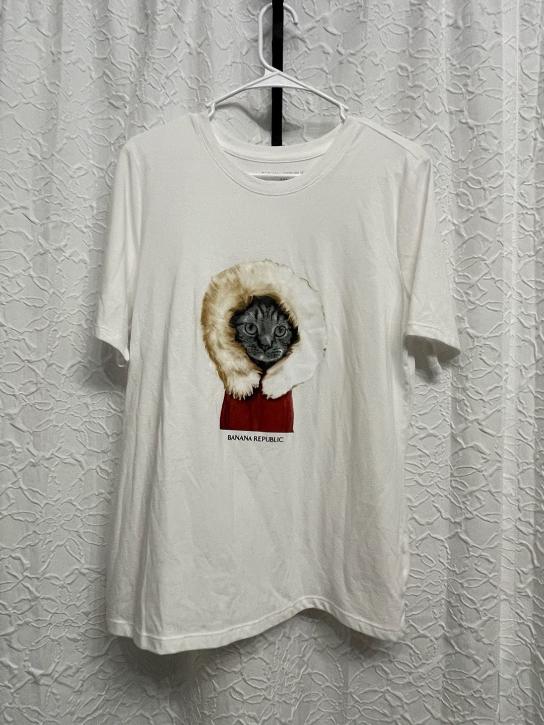 Banana Republic Winter Coat Cat Graphic T Shirt Large White Novelty 2